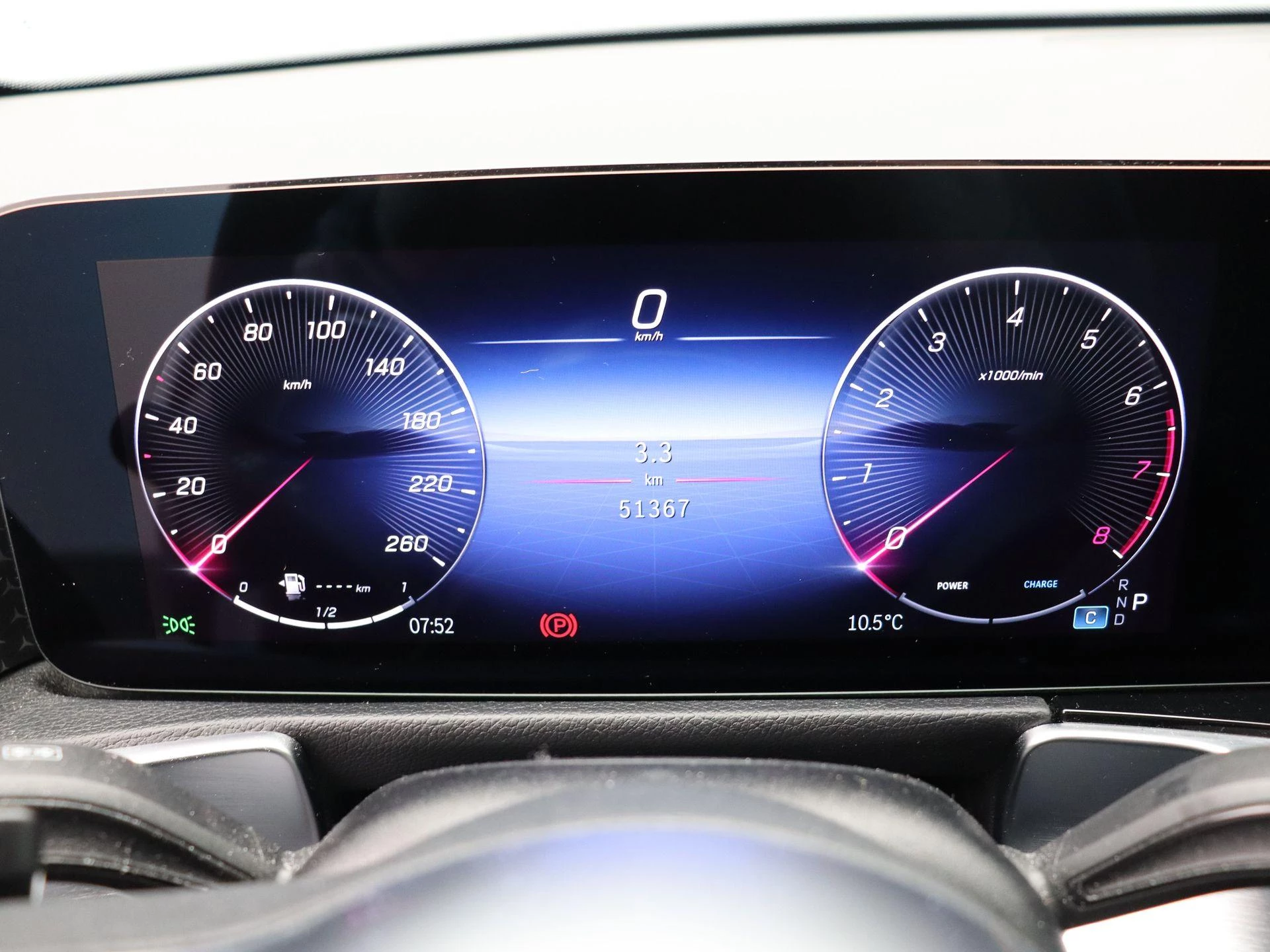 Mercedes-Benz GLB 180 Luxury Line + CARPLAY + TREKHAAK + NIGHTPAKKET +