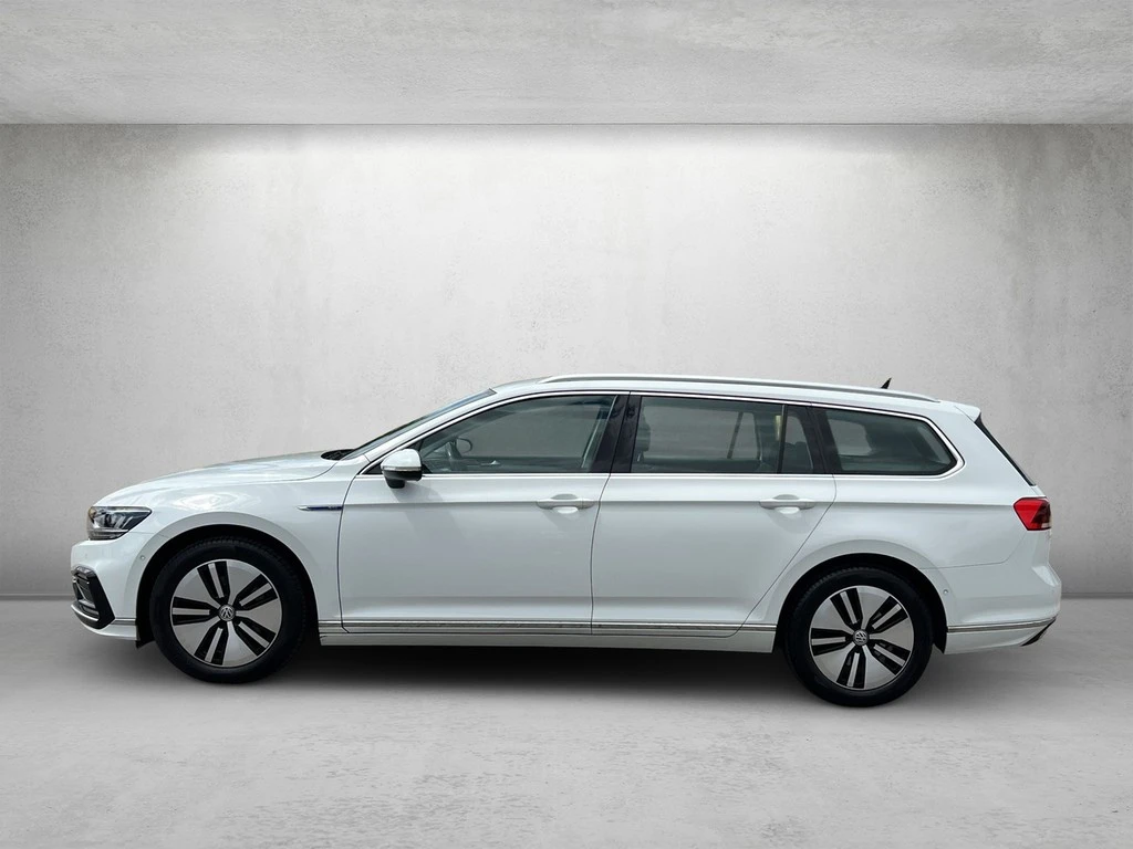 Volkswagen-Passat-image-1