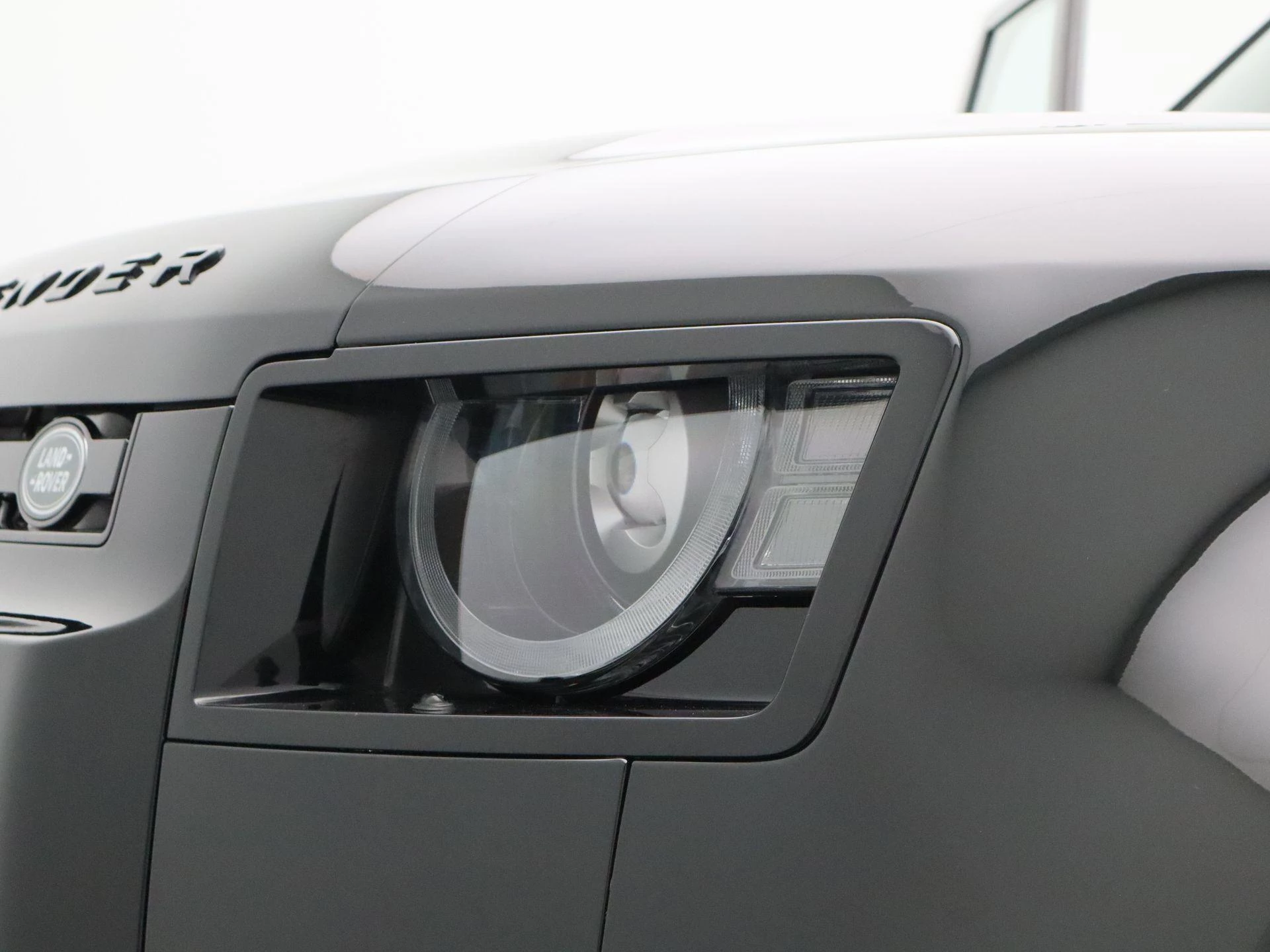Land Rover-Defender-image-19