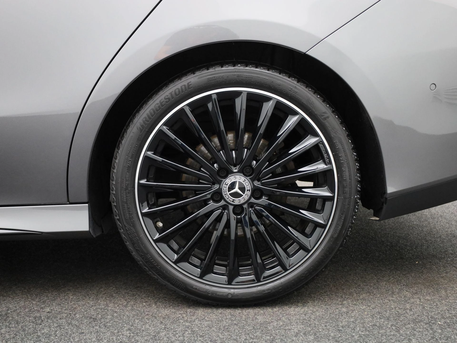 Mercedes-Benz-CLA-image-12