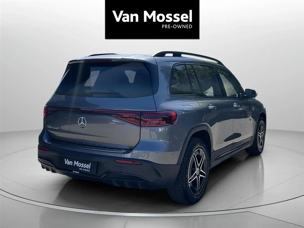 Mercedes-Benz-EQB-image-4
