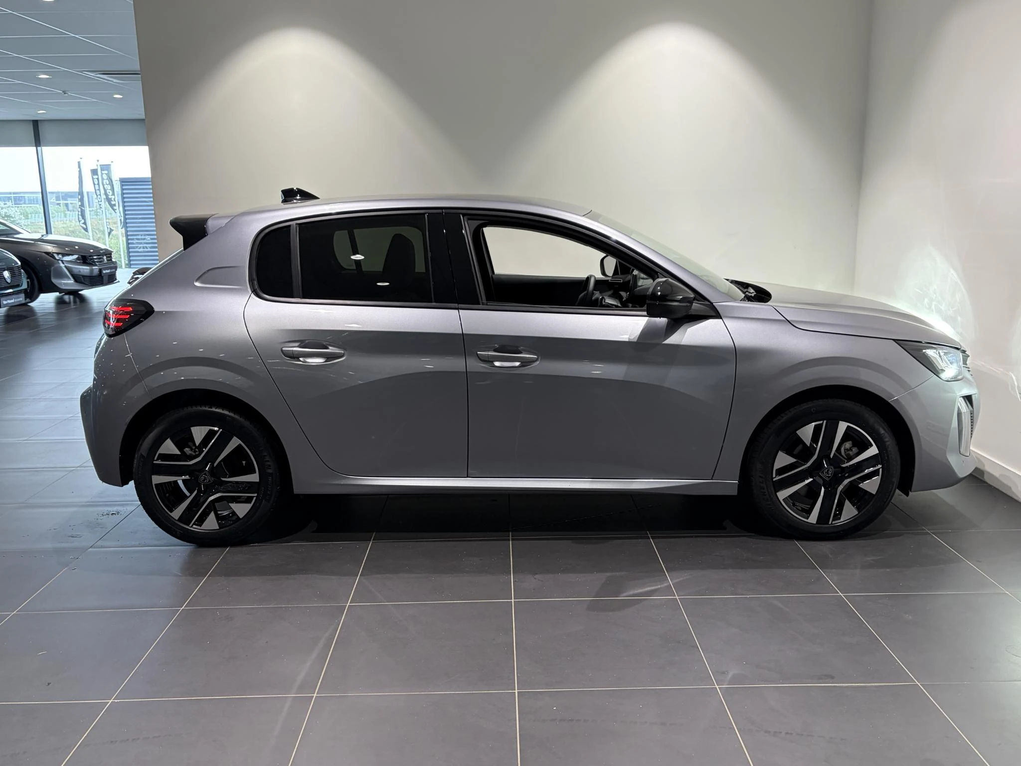 Peugeot-208-image-6