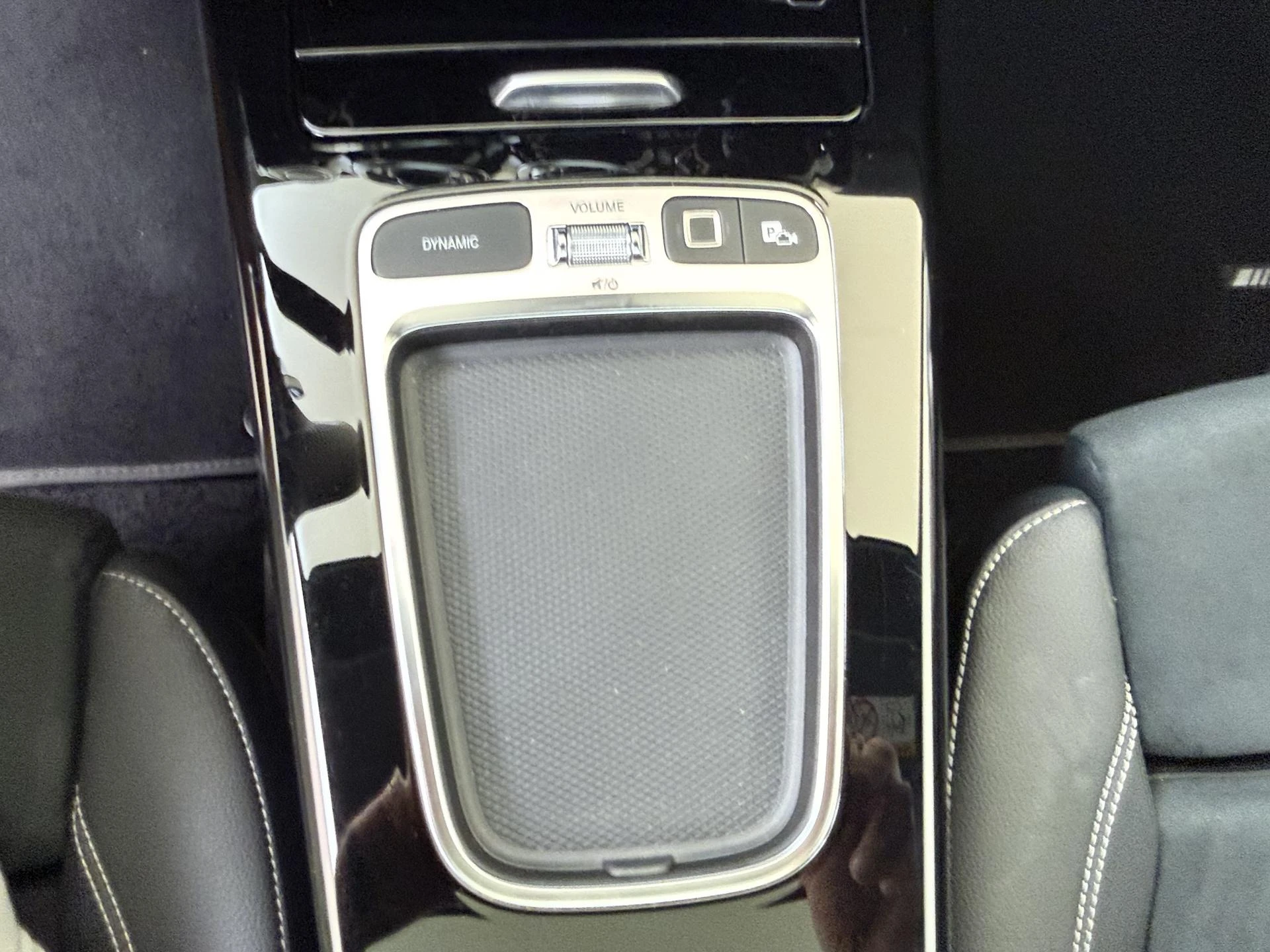 Mercedes-Benz-CLA-image-20