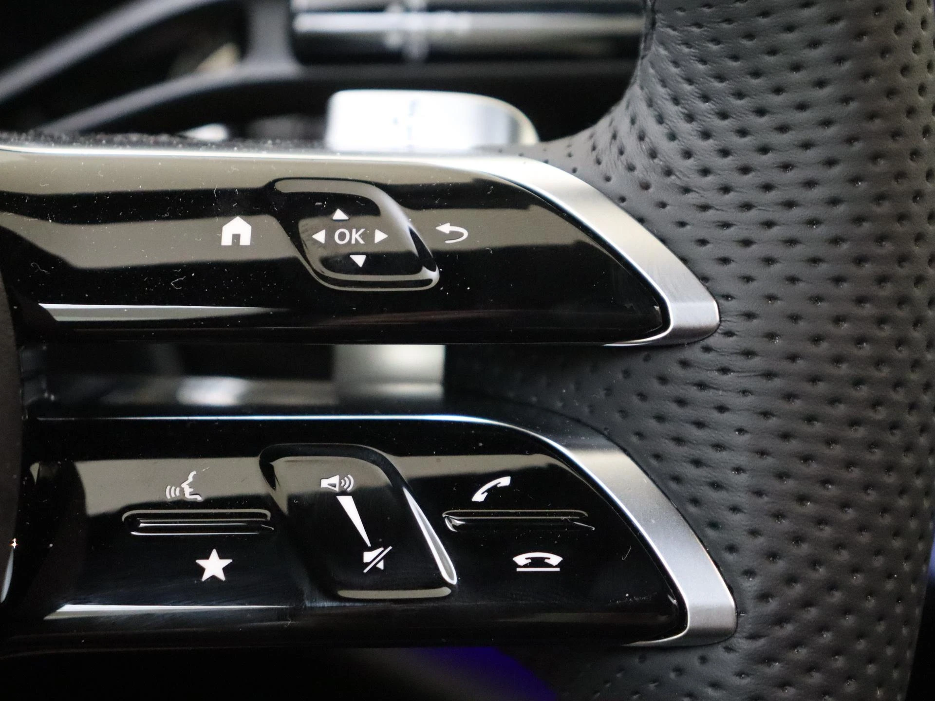 Mercedes-Benz-E-Klasse-image-13