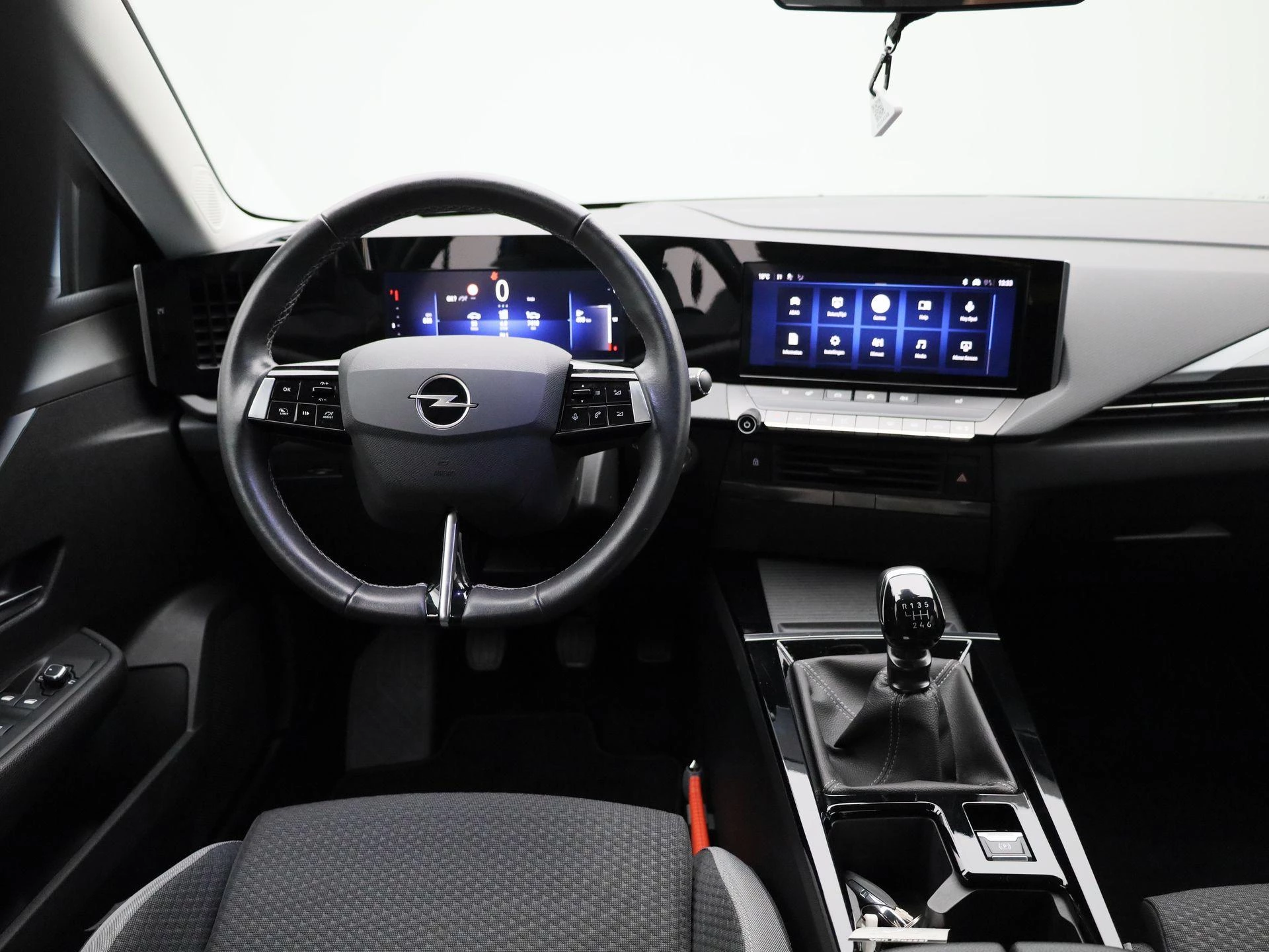 Opel-Astra-image-6