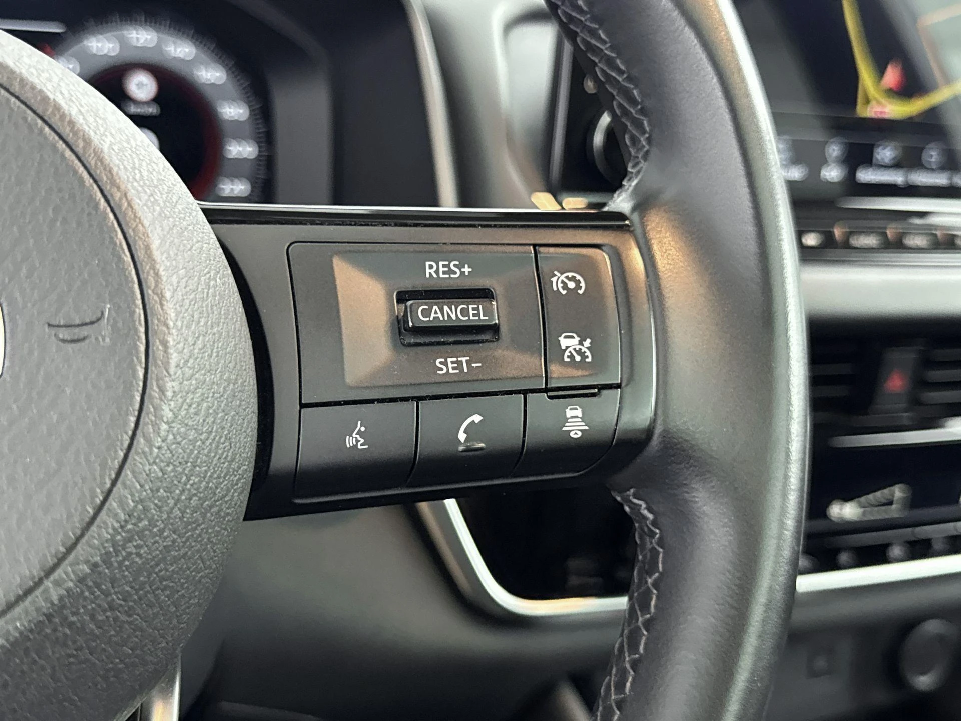 Nissan-QASHQAI-image-5