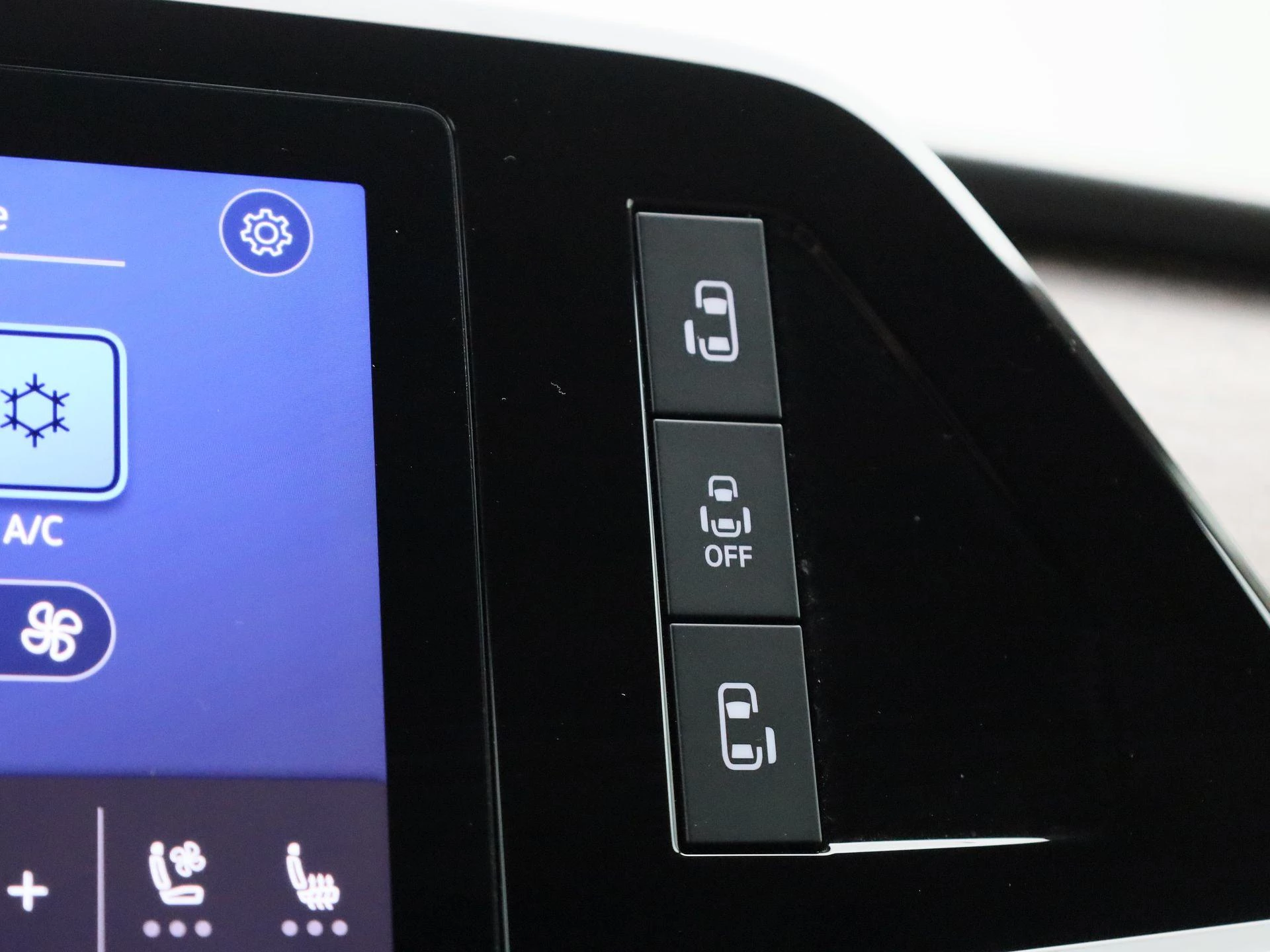 Volkswagen-Multivan-image-21