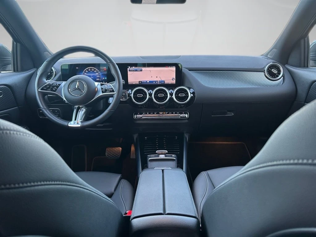 Mercedes-Benz-GLA 200 d-image-11