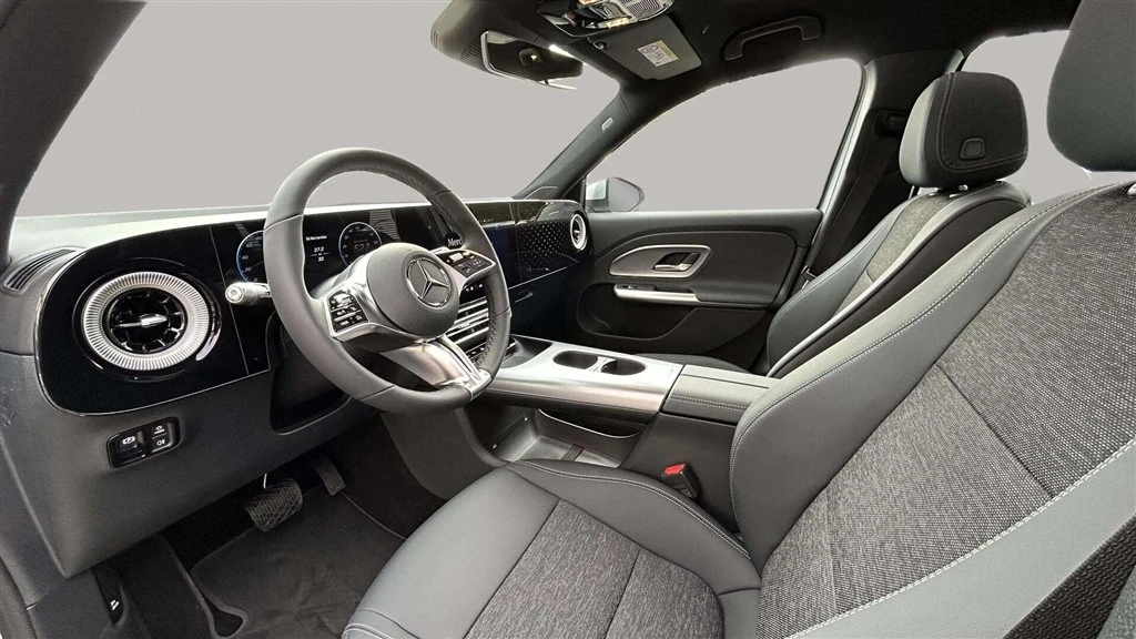 Mercedes-Benz-GLB-image-9
