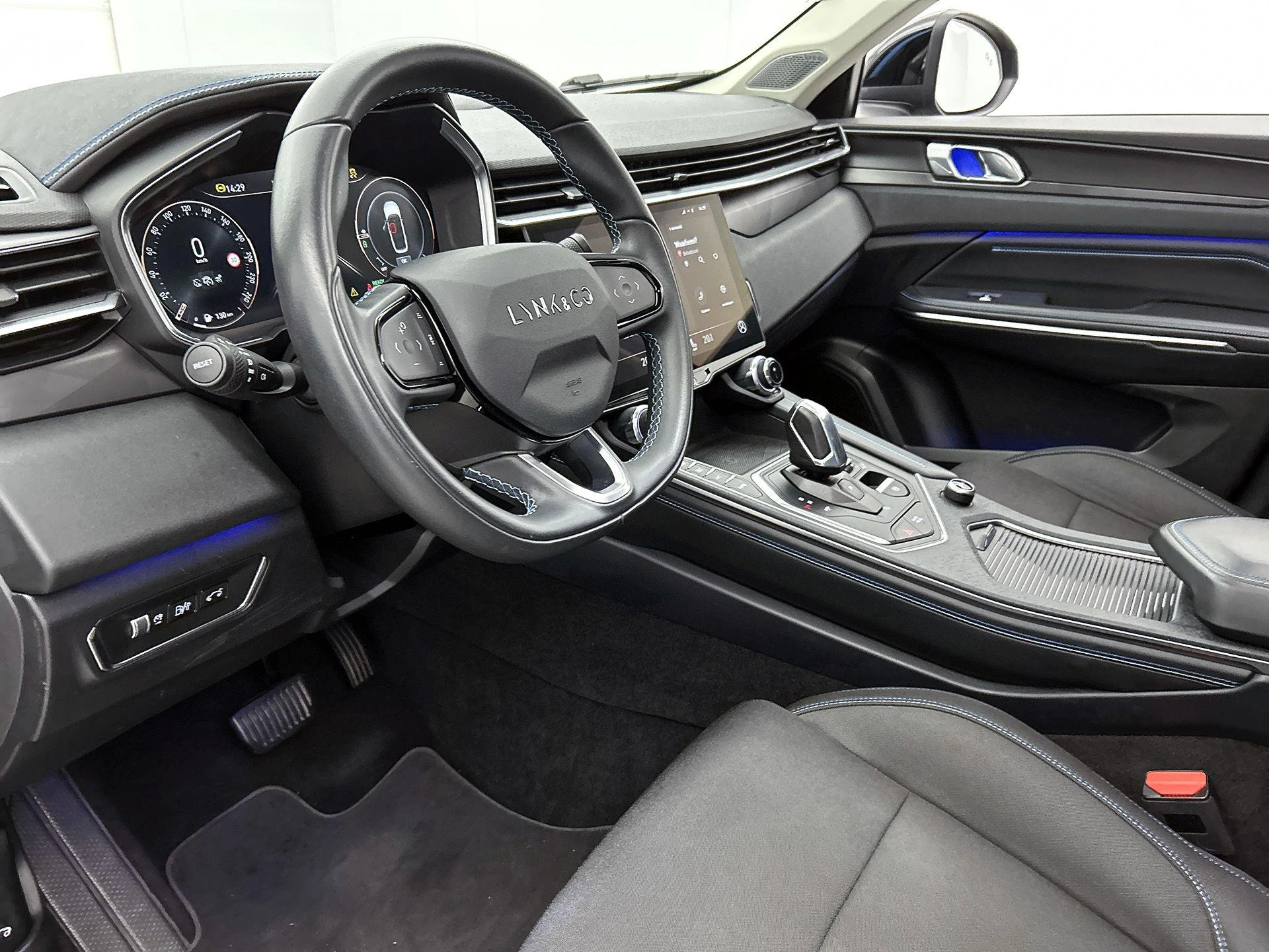 Lynk & Co-01-image-20