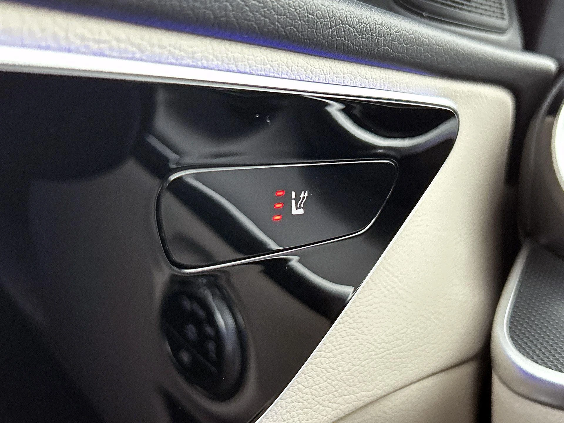 Mercedes-Benz-C-Klasse-image-6