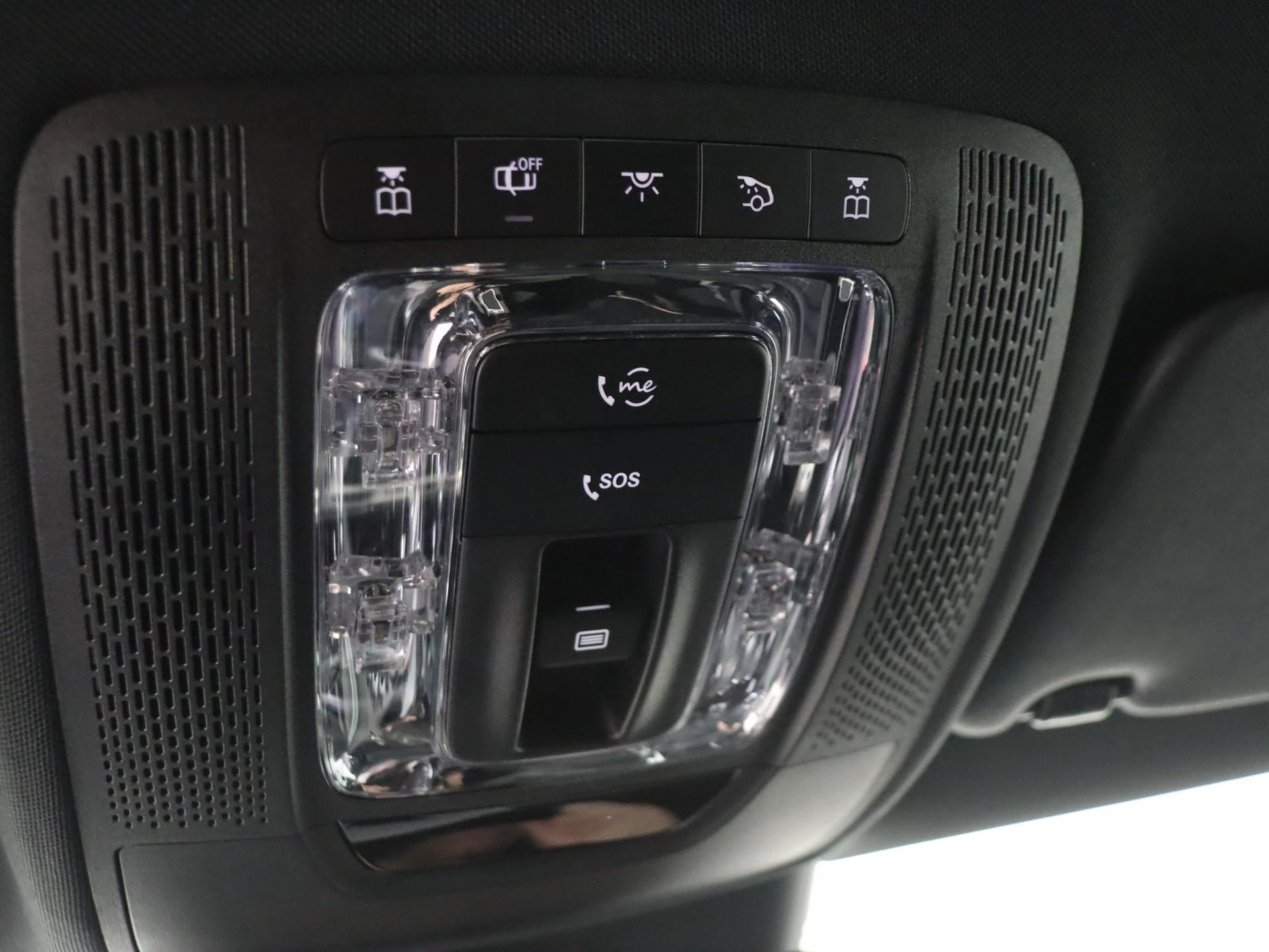 Mercedes-Benz-CLA-image-26