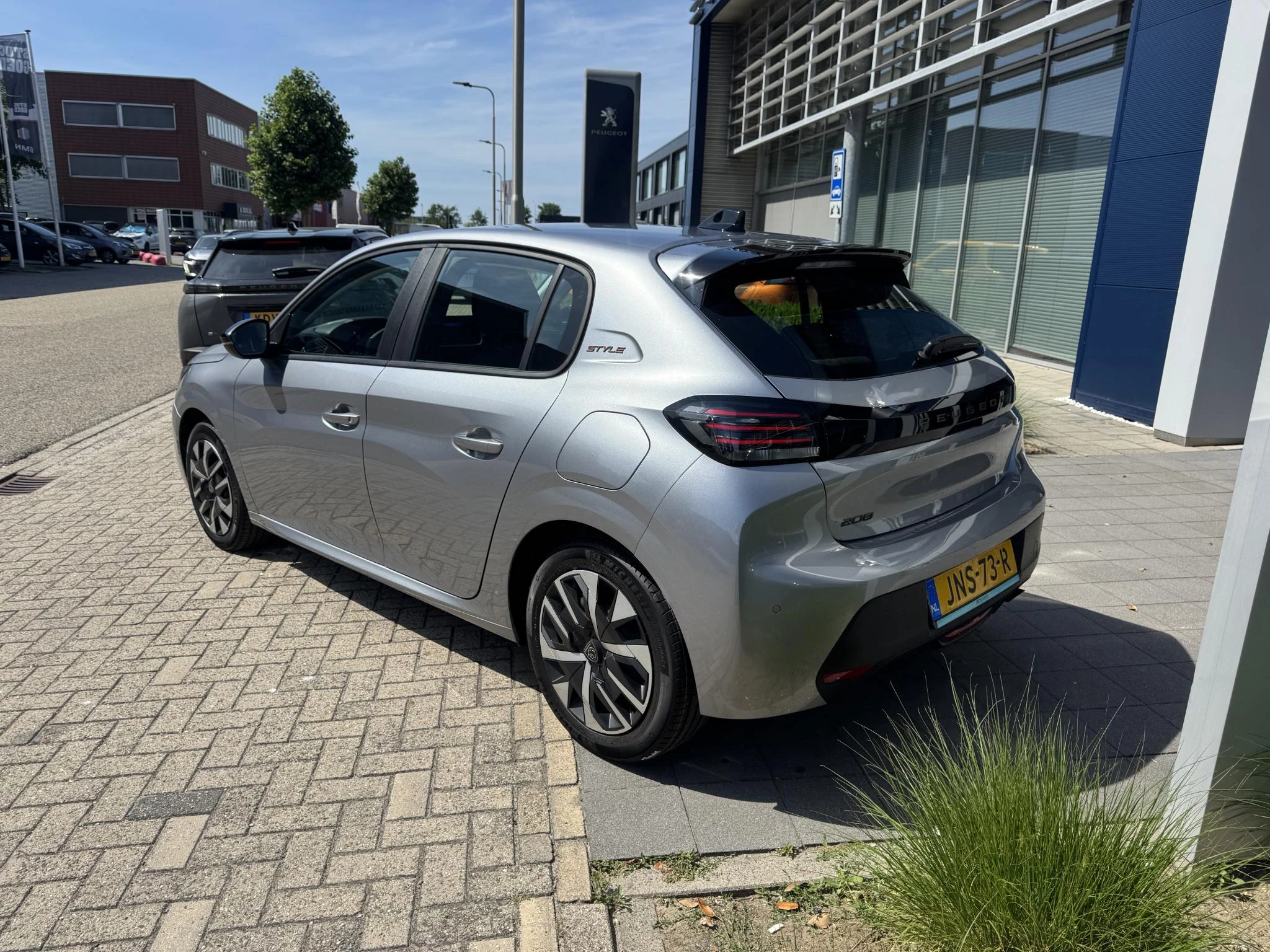 Peugeot 208