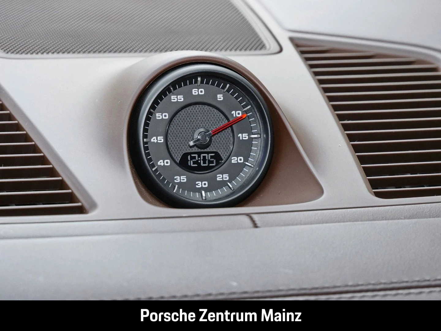 Porsche-Cayenne-image-17