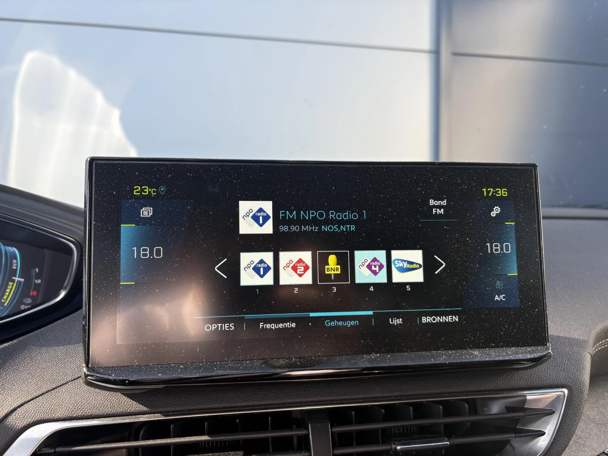 Peugeot-3008-image-20