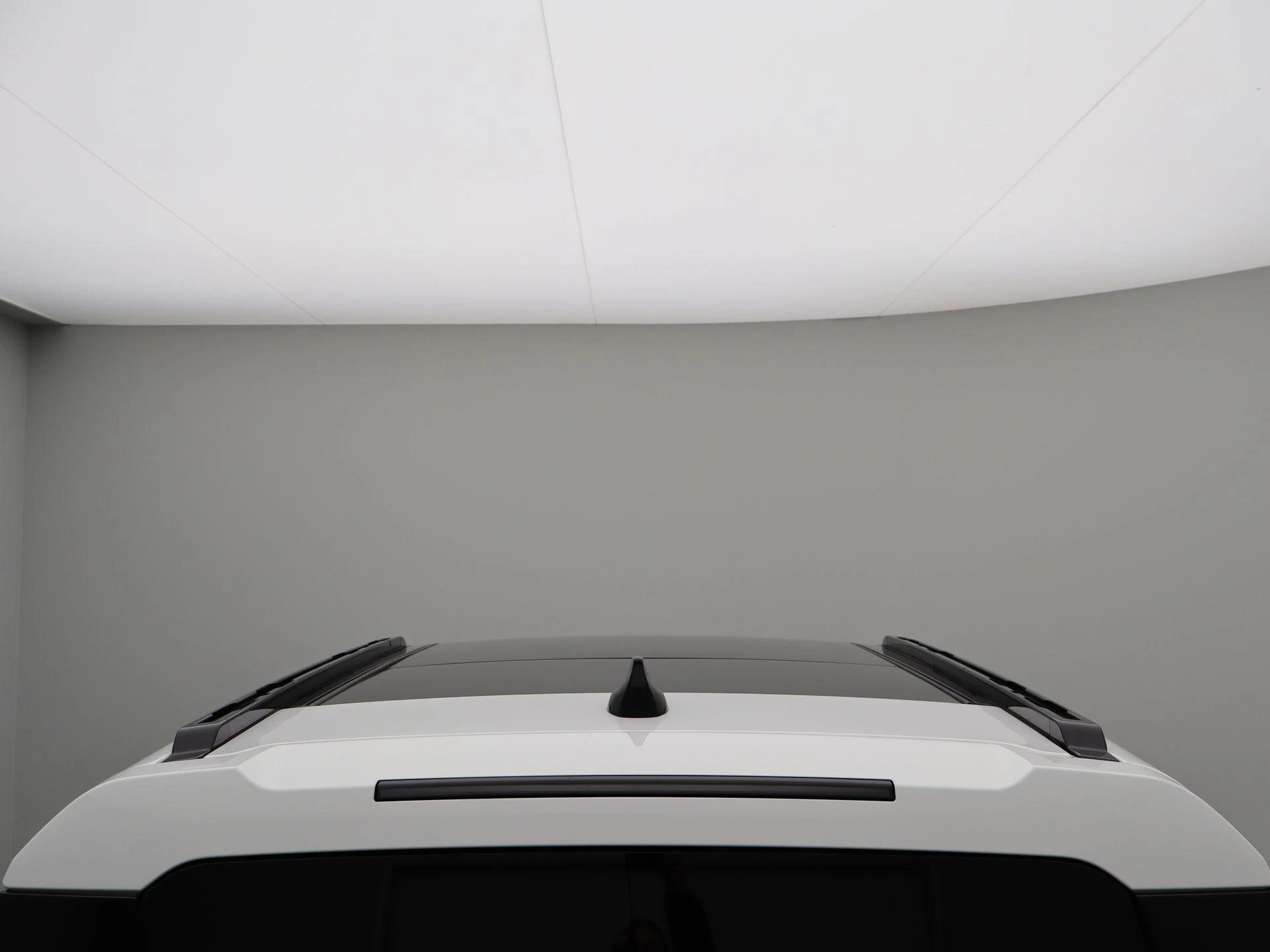 Land Rover-Defender-image-48