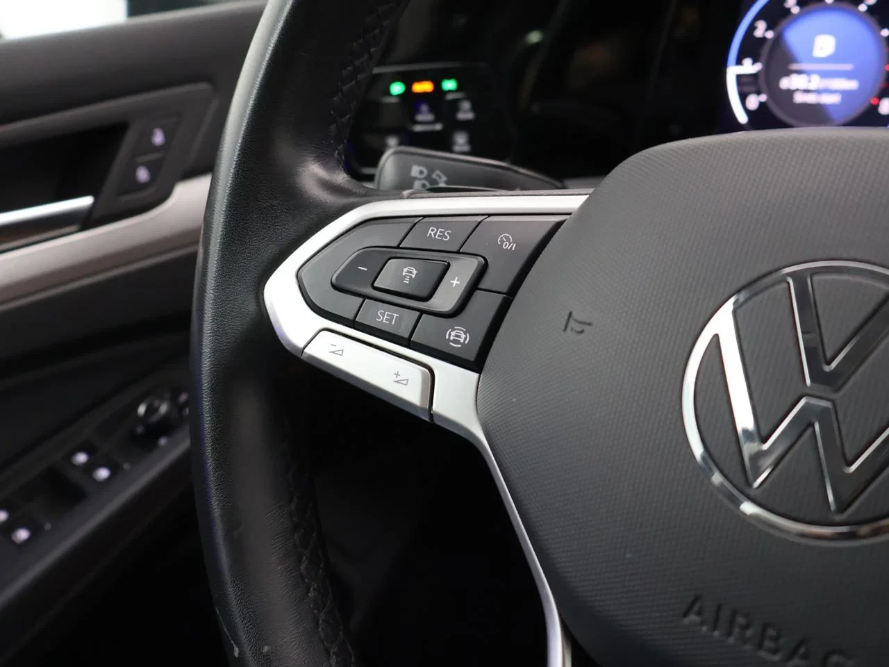 Volkswagen-Golf-image-14