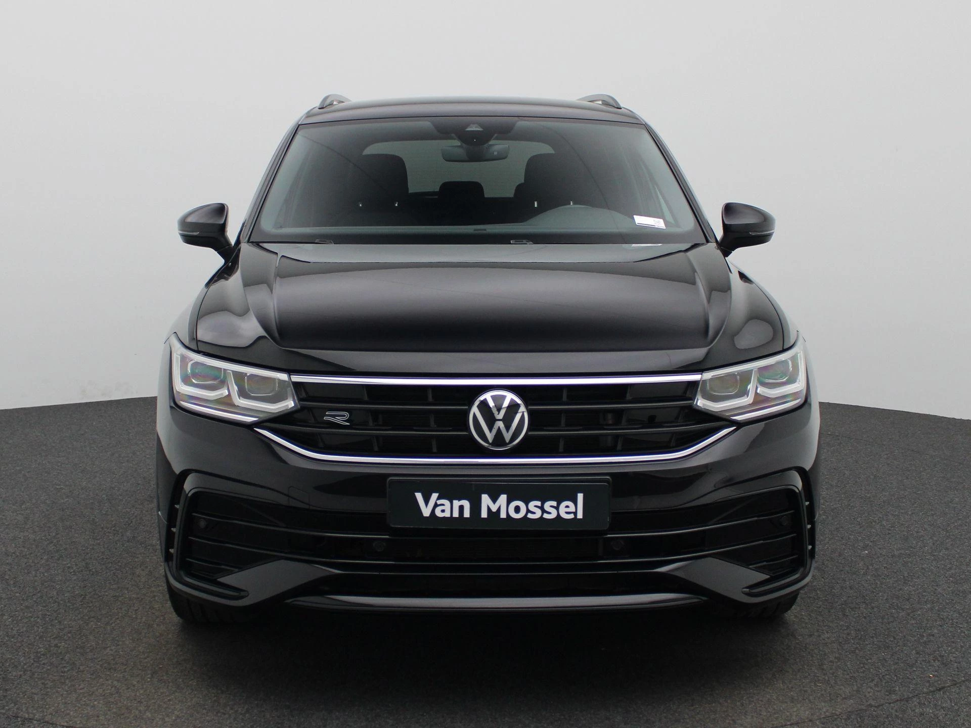 Volkswagen-Tiguan-image-2