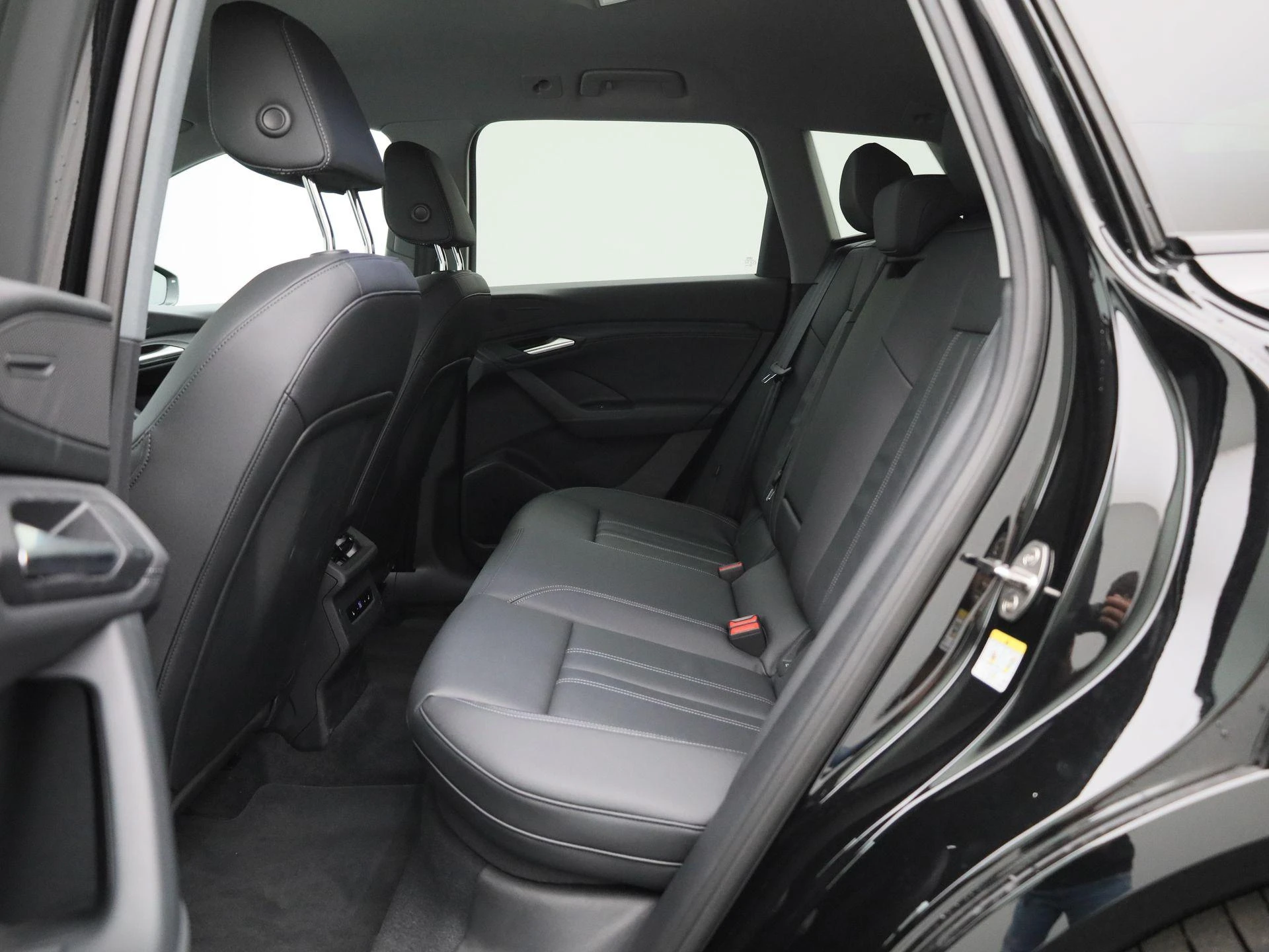 Audi-Q6 e-tron-image-12
