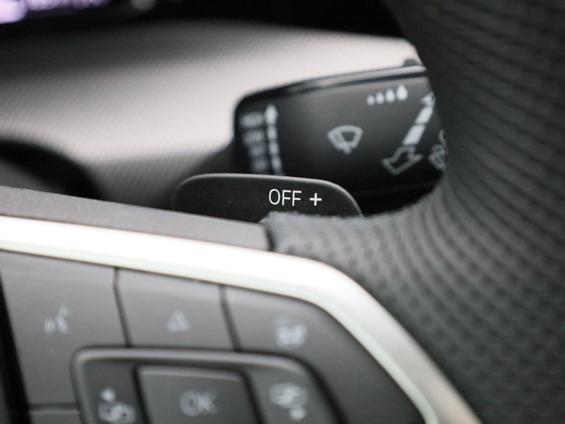 Volkswagen-Golf-image-30