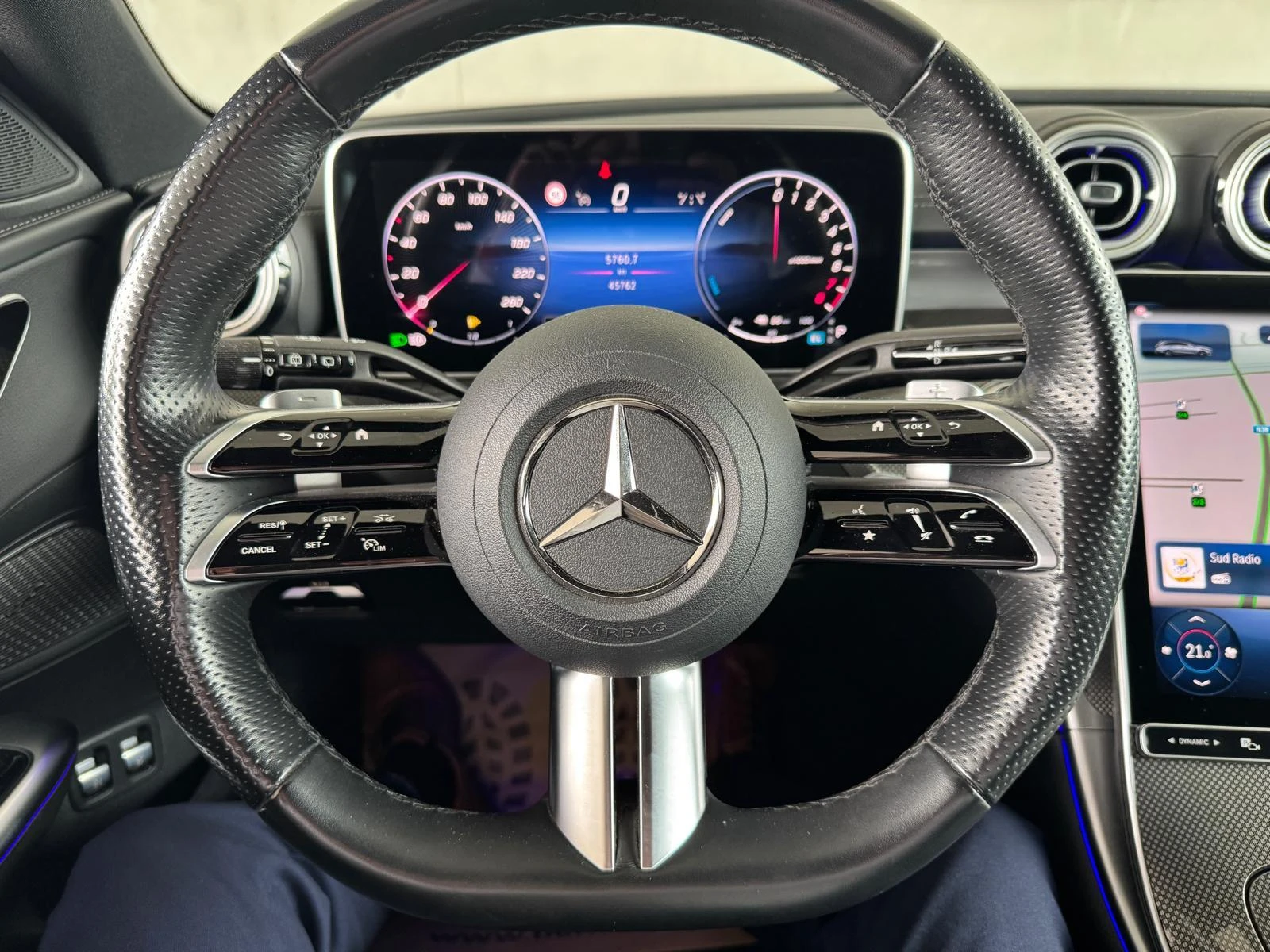 Mercedes-Benz-C-Klasse-image-12