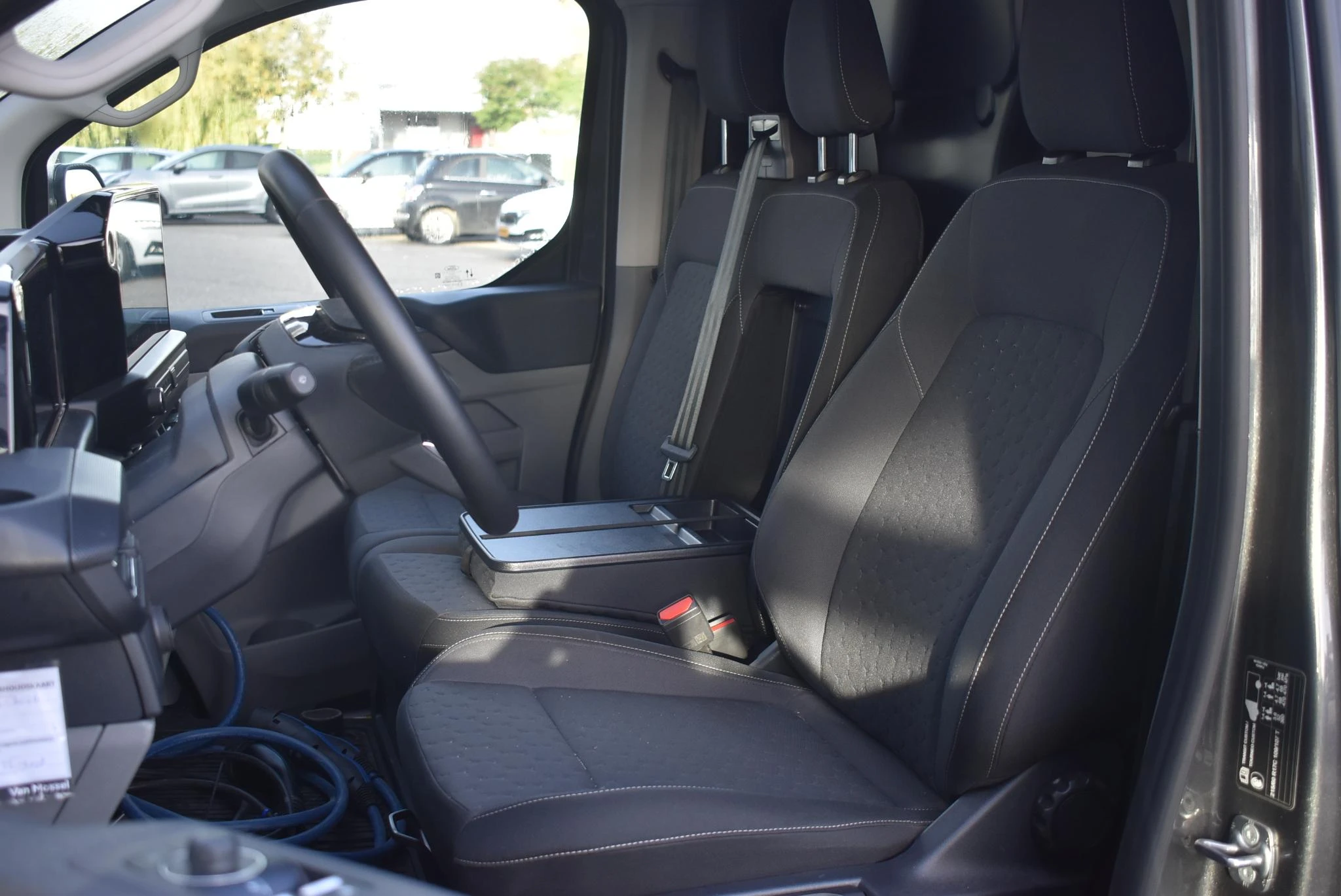 Ford-E-Transit Custom-image-34