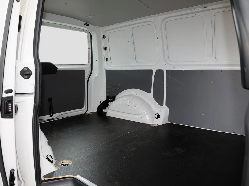 Volkswagen-Transporter-image-8