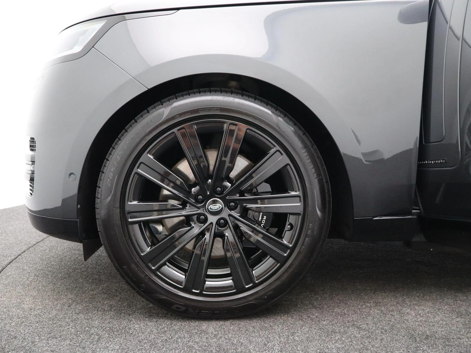 Land Rover-Range Rover-image-17
