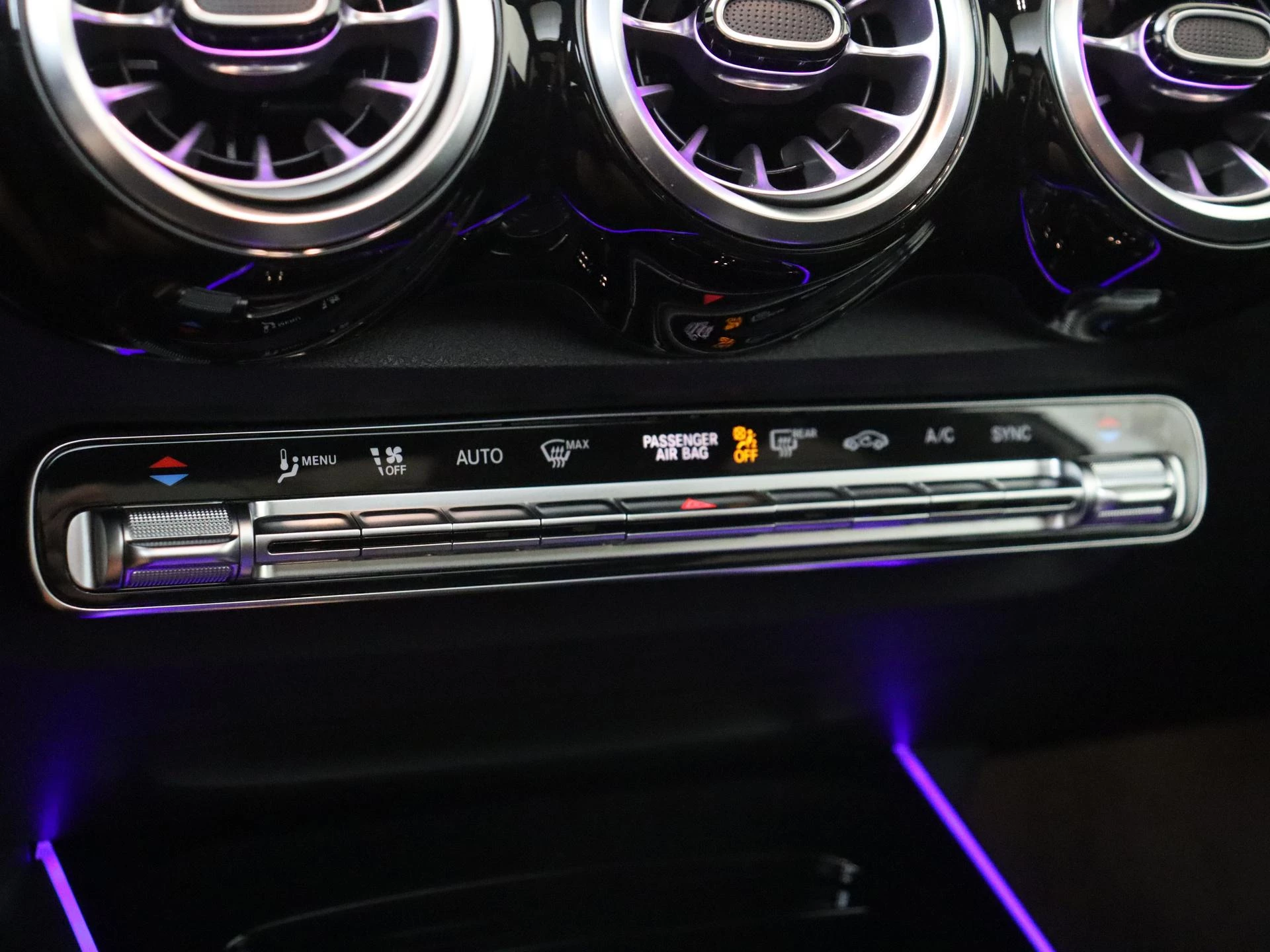 Mercedes-Benz GLB 200 Business Solution AMG
