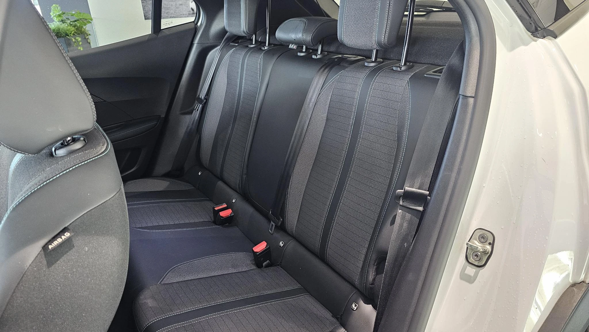 Peugeot-2008-image-10