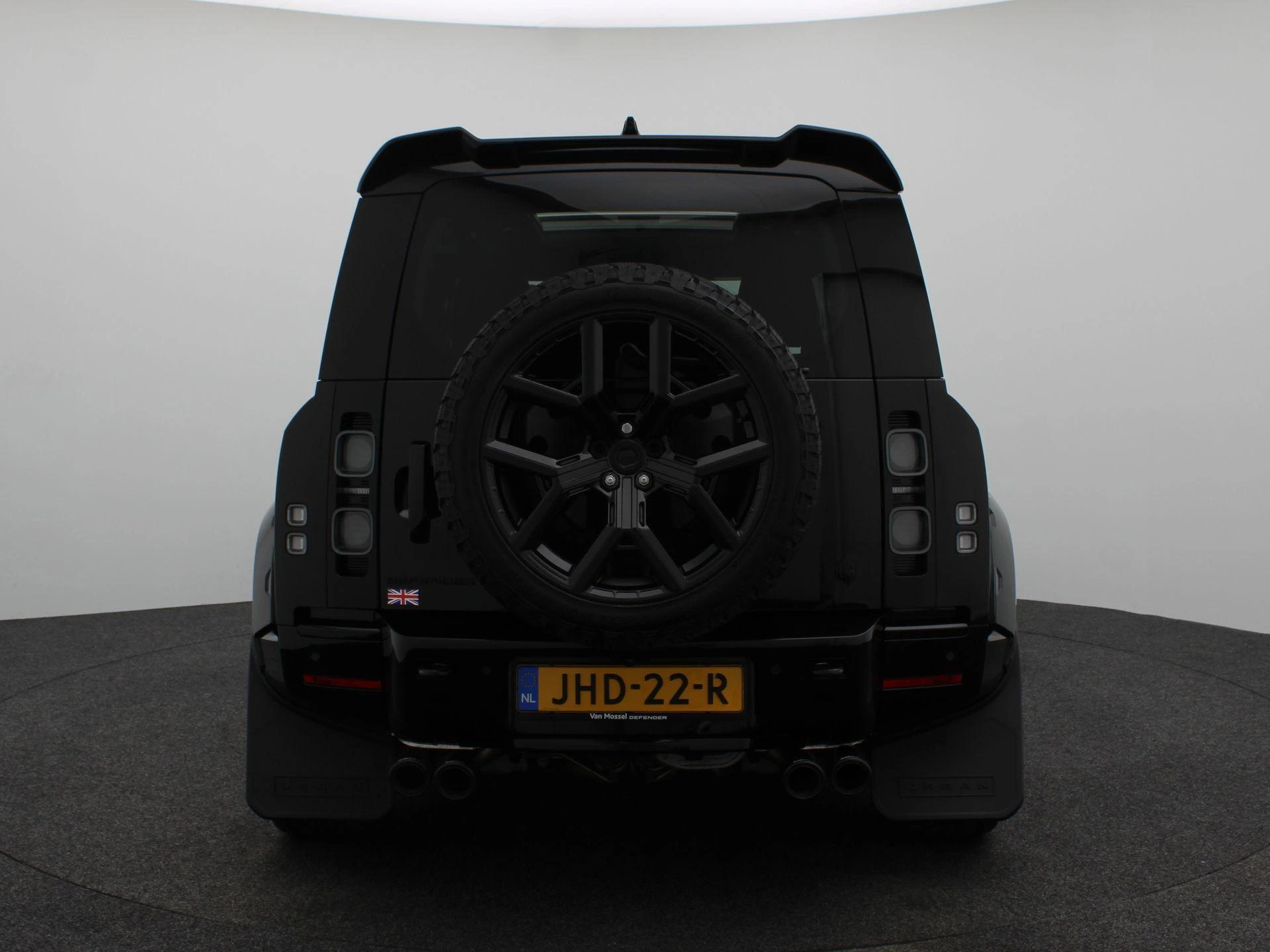 Land Rover Defender P300e X-dynamic SE