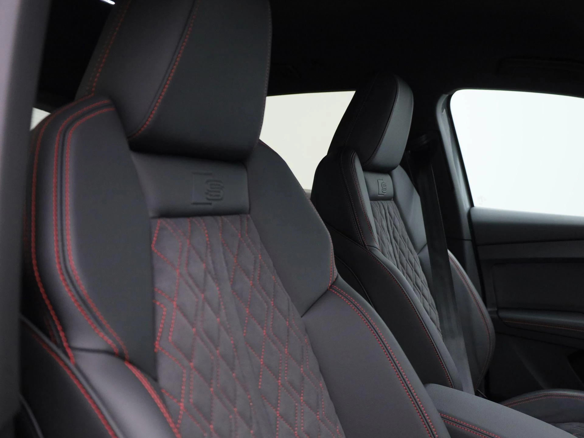 Audi-Q4 e-tron-image-40