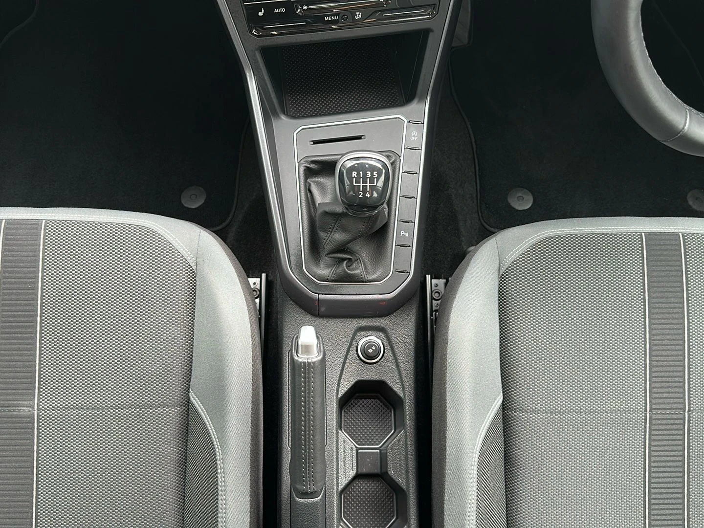 Volkswagen-Polo-image-11