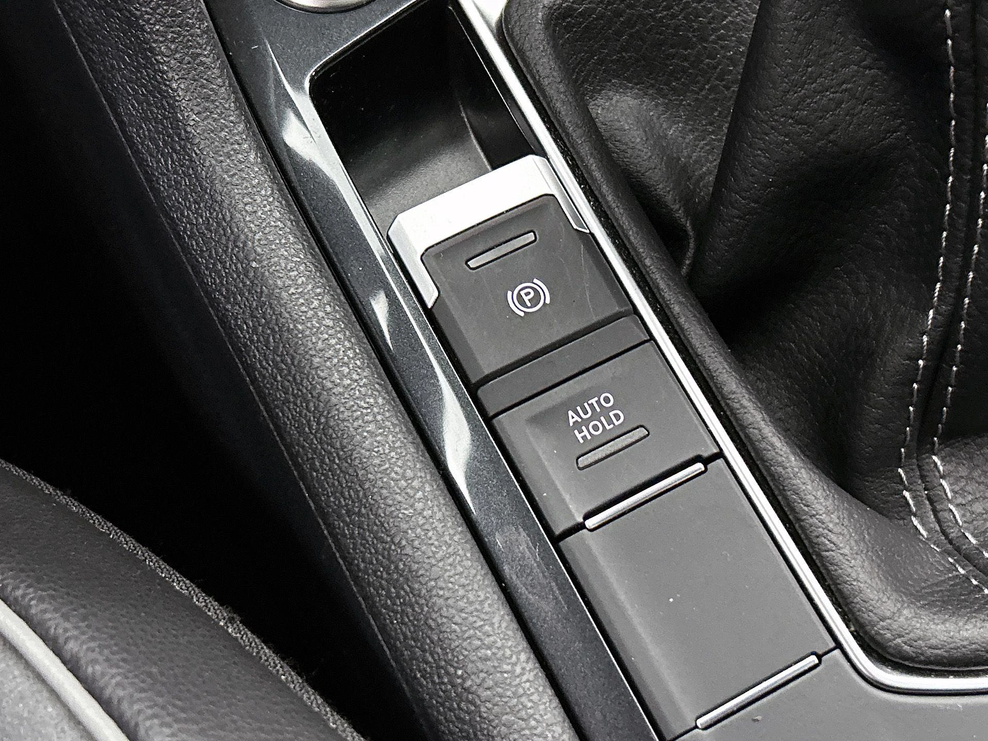 Volkswagen-Tiguan-image-29