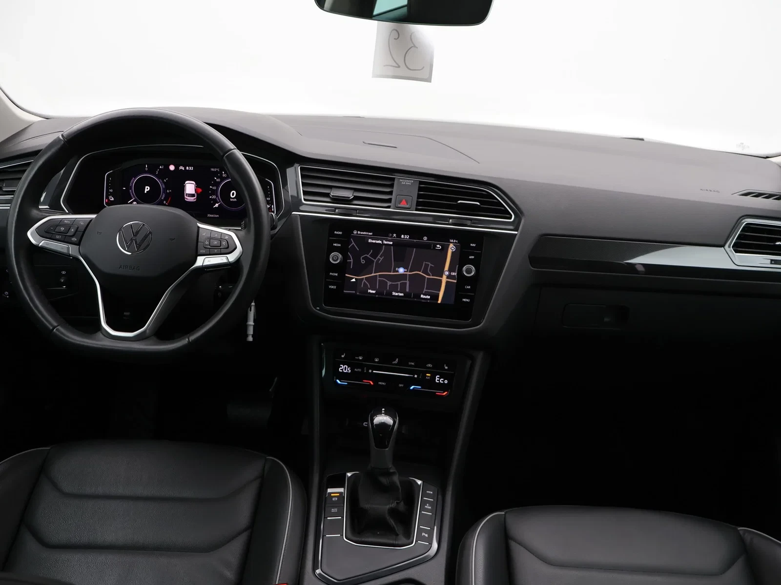 Volkswagen Tiguan eHybrid (PHEV) Tiguan Life Business 1.4TSI eHybrid PHEV 204PK *AUTOMAAT*TREKHAAK*LEDER*CAMERA*PDC*ACC*VIRTUAL COCKP