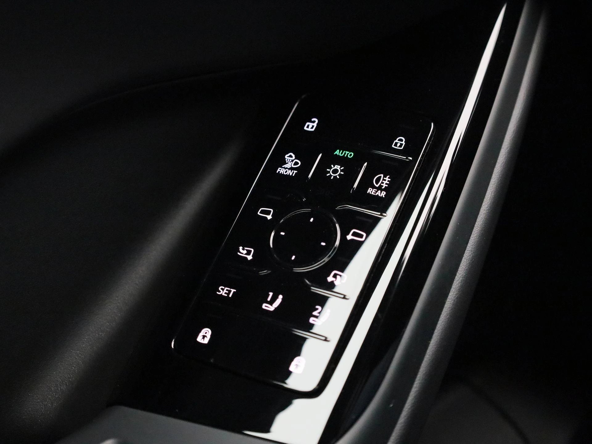 Audi-Q6 e-tron-image-38