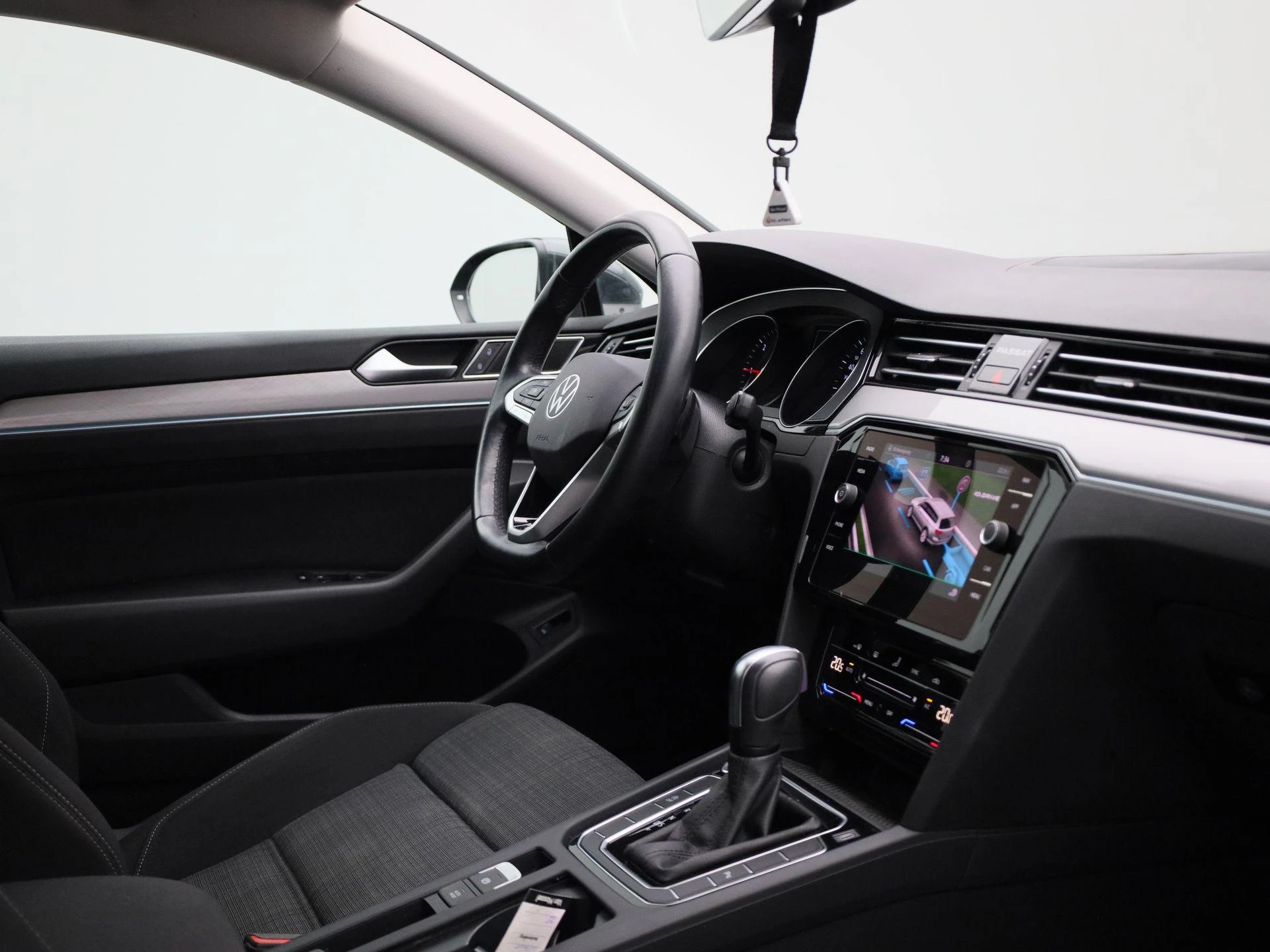 Volkswagen-Passat-image-32