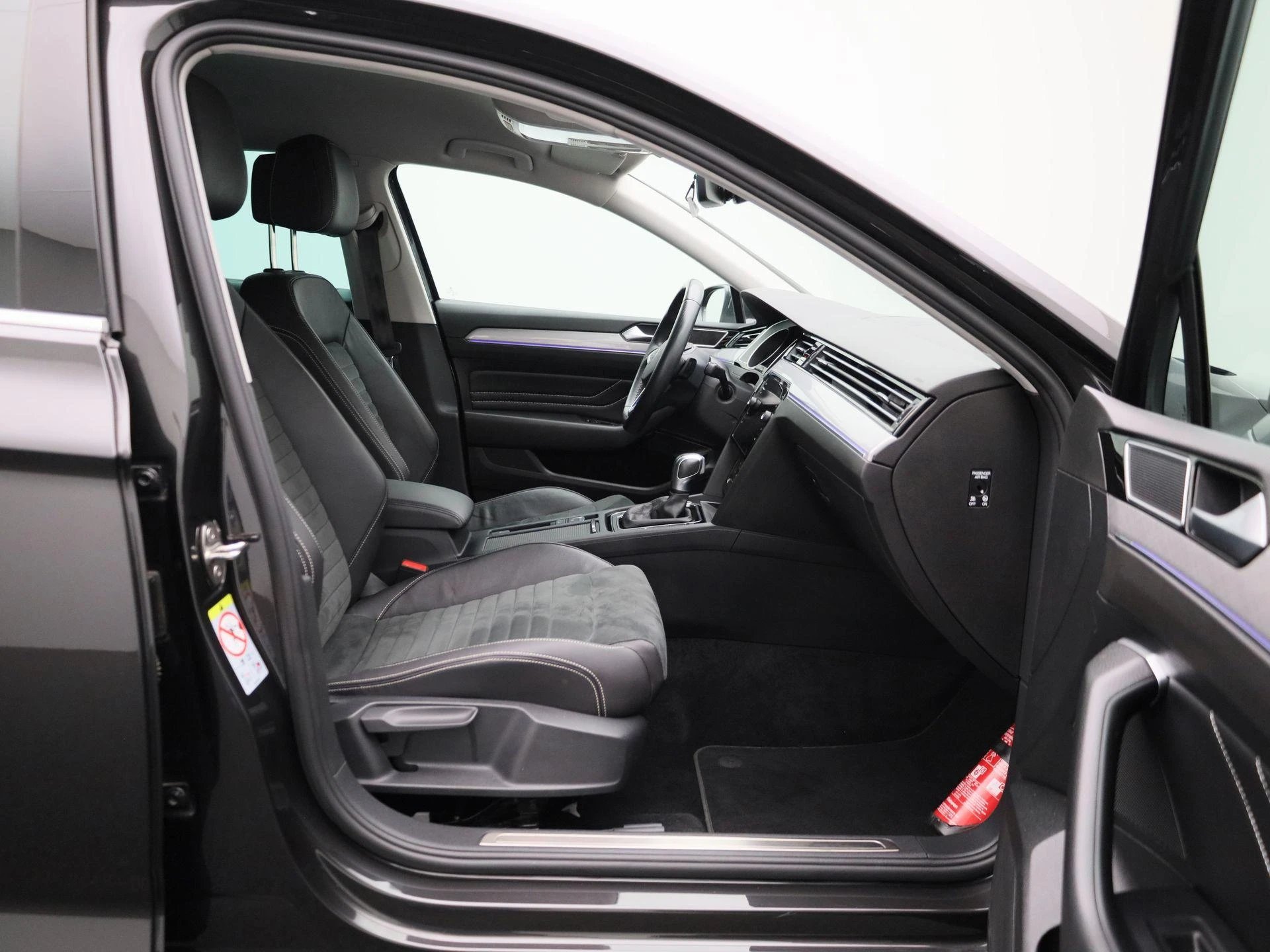 Volkswagen-Passat-image-35