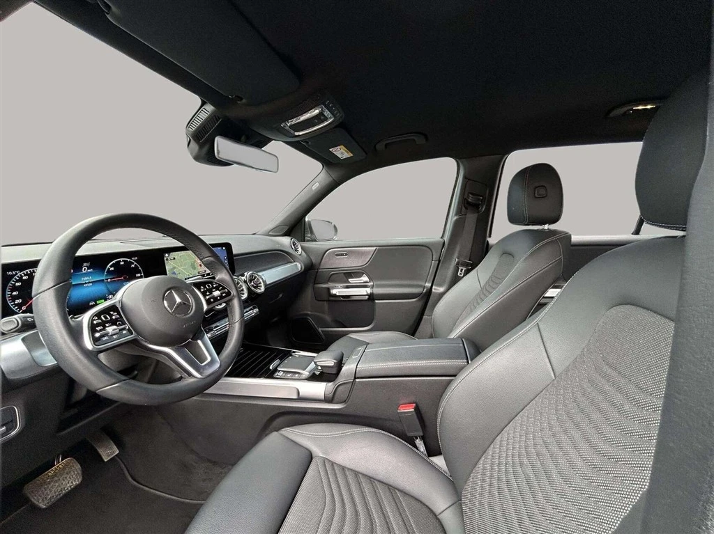 Mercedes-Benz-EQB-image-9