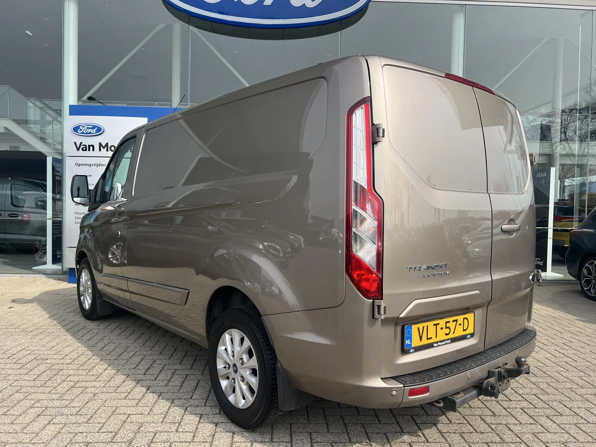 Ford-Transit Custom-image-2