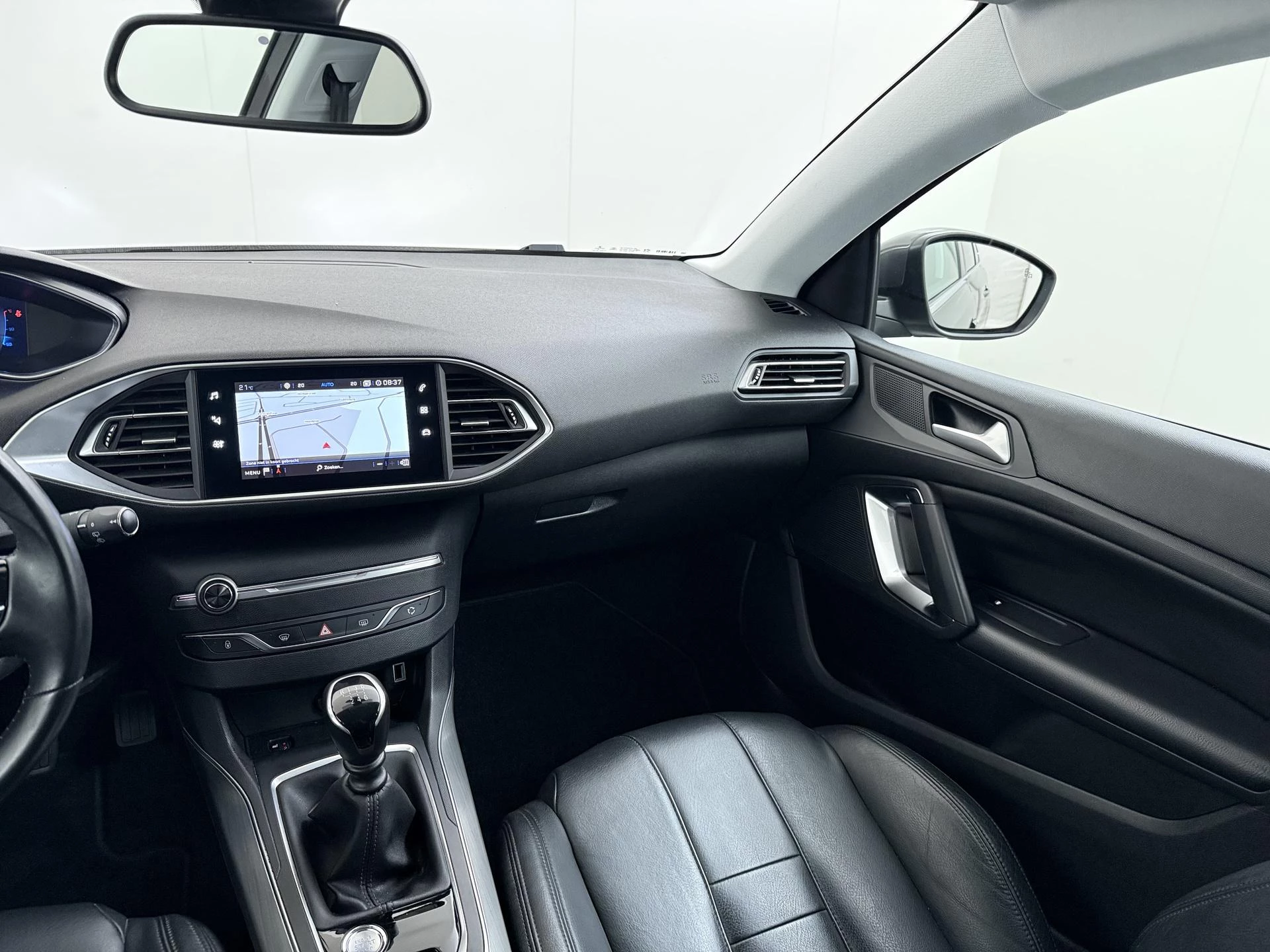 Peugeot-308-image-18