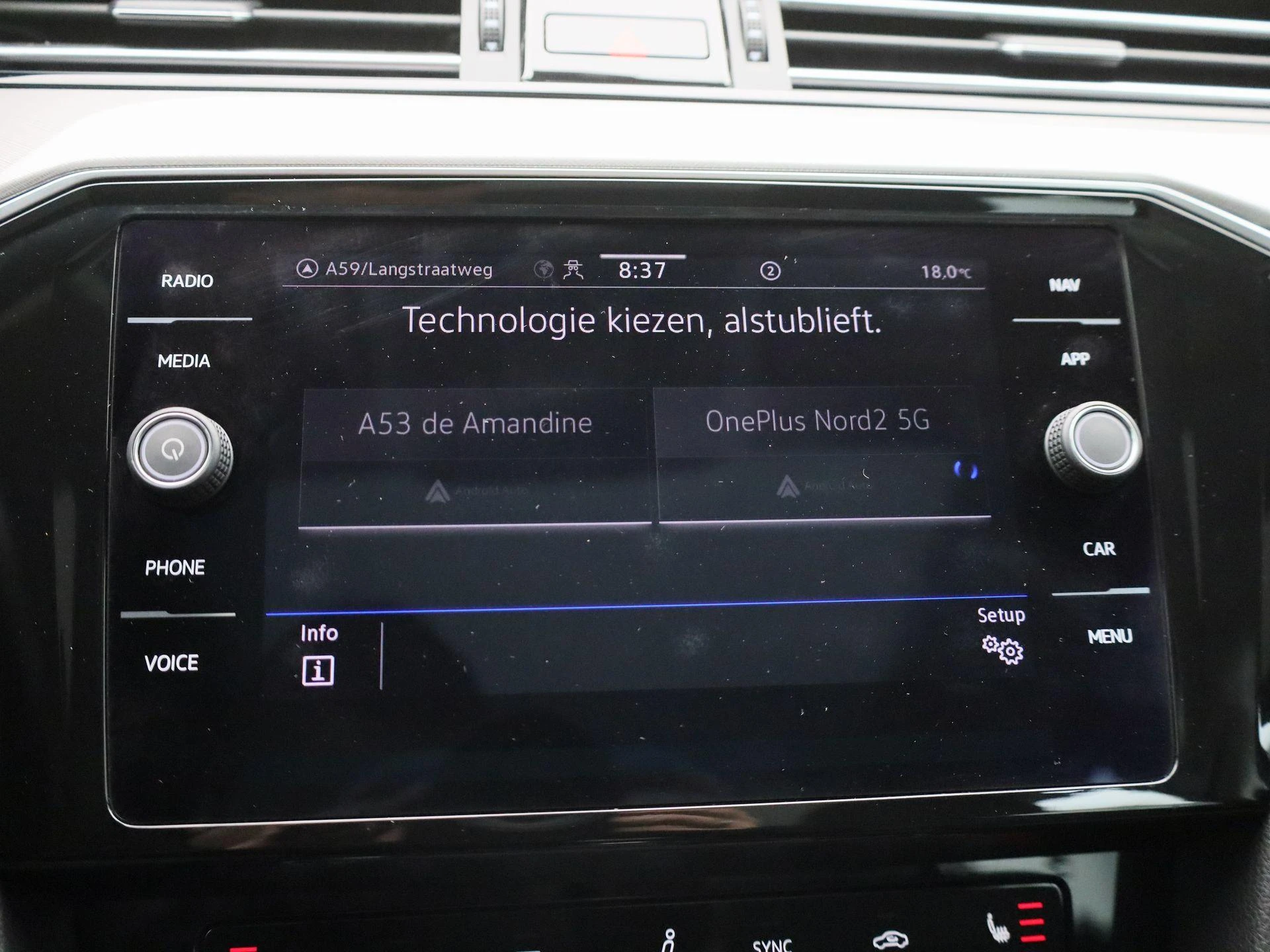 Volkswagen-Passat-image-24