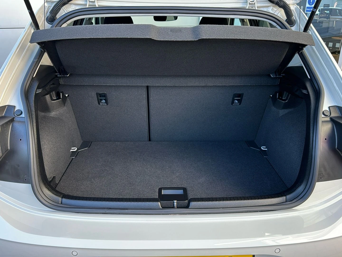 Volkswagen-Polo-image-14