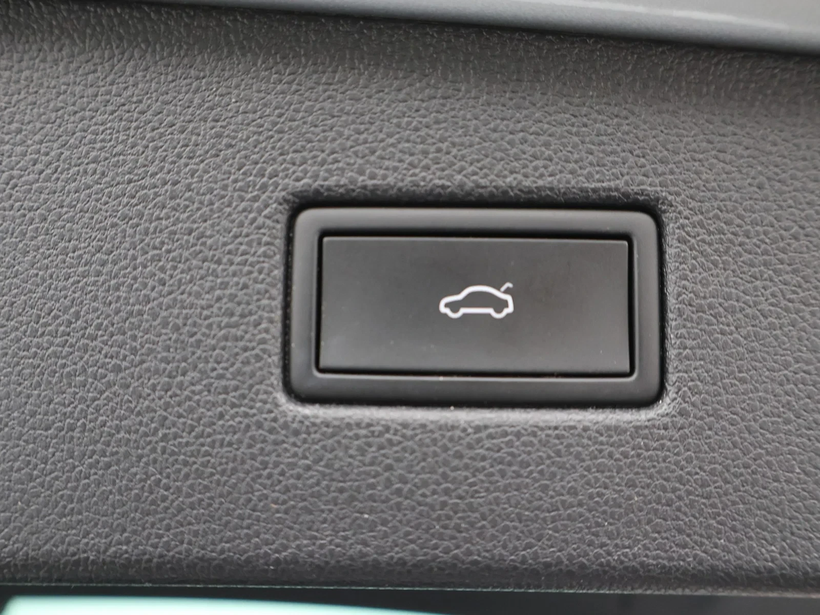 Volkswagen-Tiguan-image-14