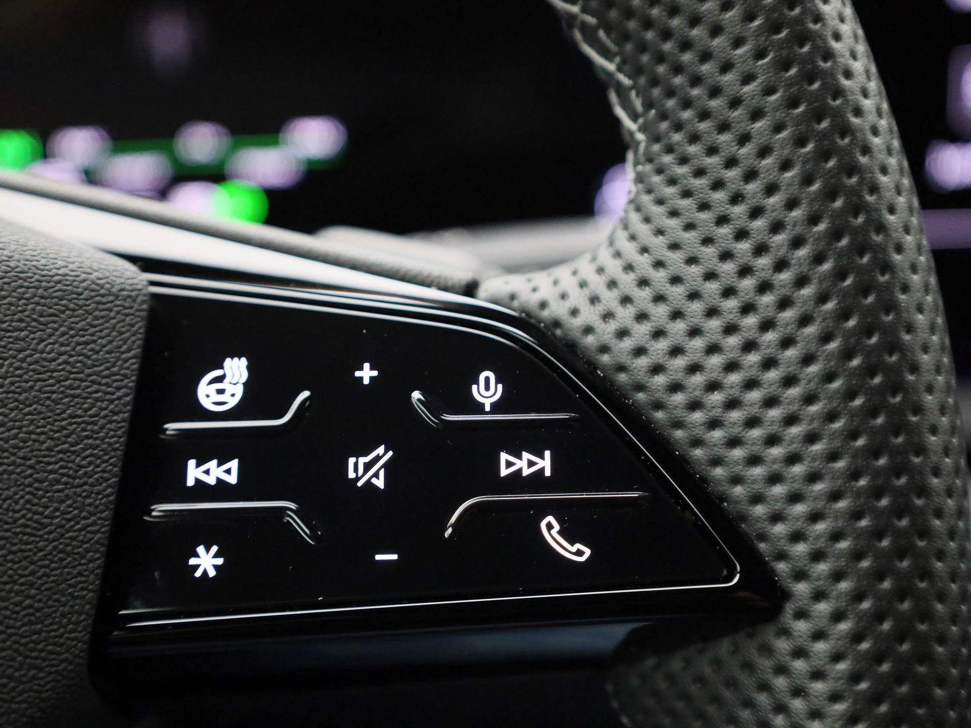 Audi-Q6 e-tron-image-32