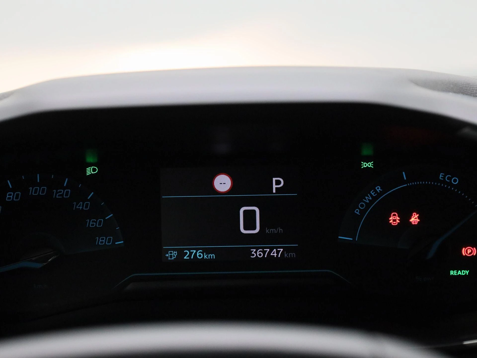 Peugeot e-2008 EV Active 50 kWh