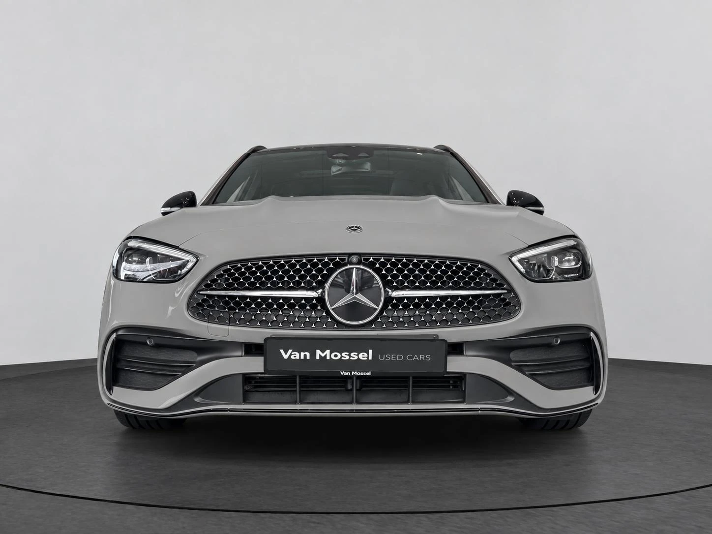 Mercedes-Benz-C-Klasse-image-1