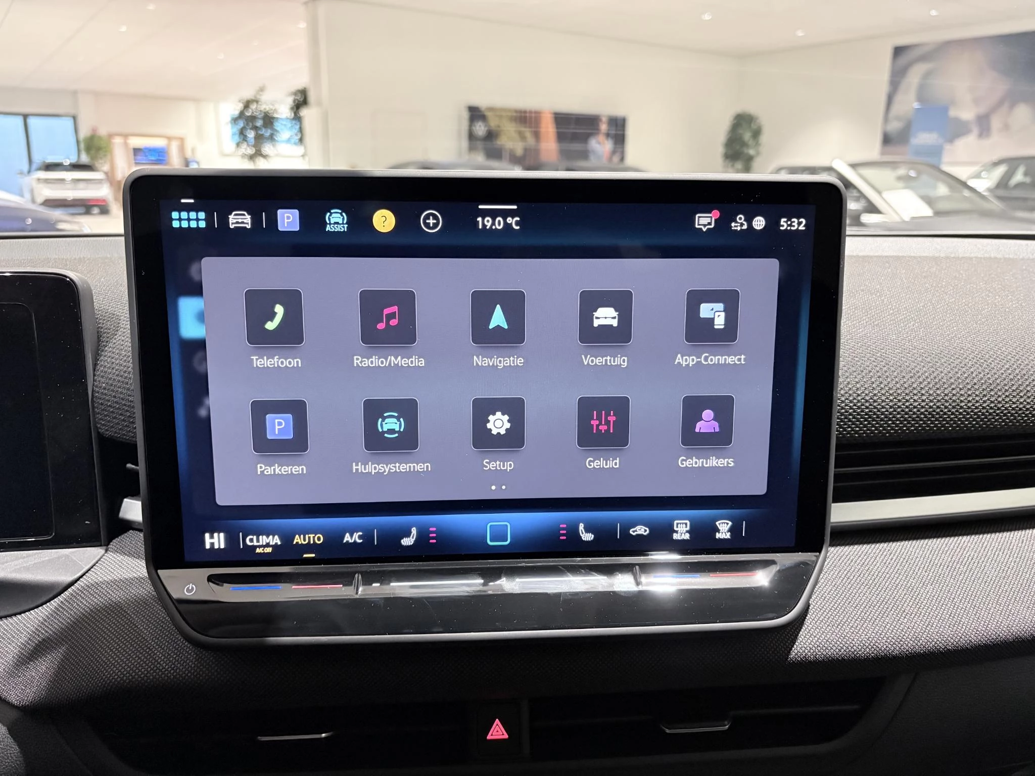 Volkswagen T-Roc 1.5 eTsi Life First Edition 116 PK Automaat