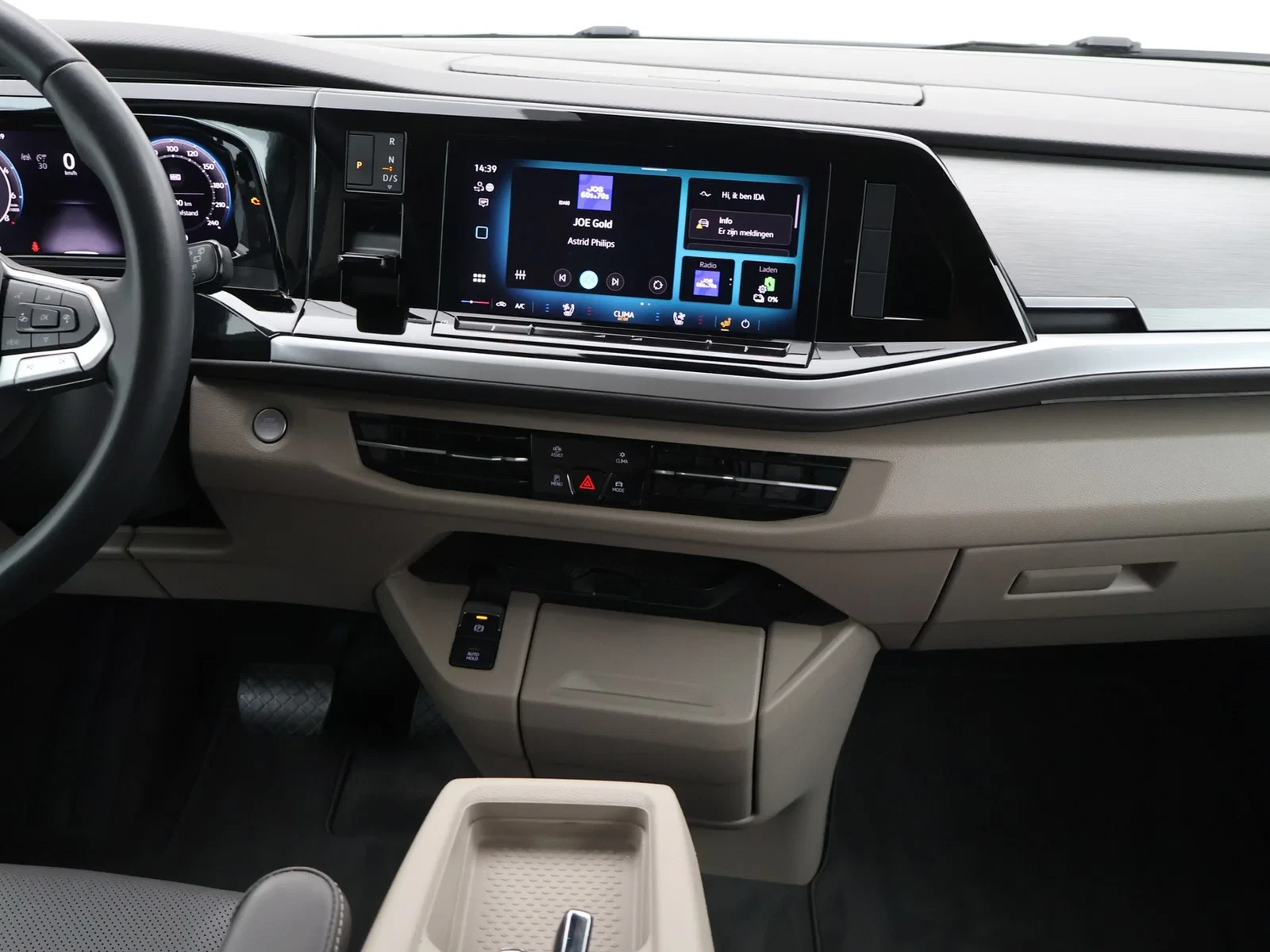 Volkswagen Multivan T7 eHybrid (PHEV) Multivan T7 PHEV Life Korte versie 1.5eHybrid 4X4 245PK *AUTOMAAT*7 ZITPLAATSEN*VIRTUAL COCKPIT*TREK