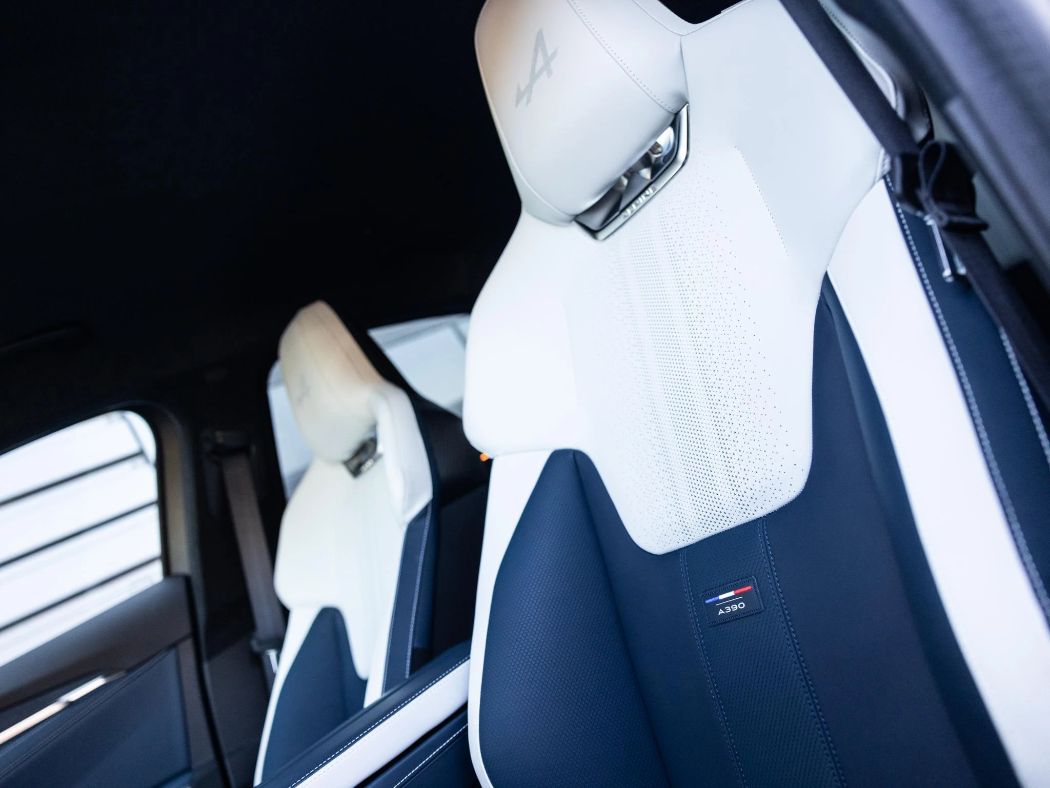 Alpine-A390-image-16